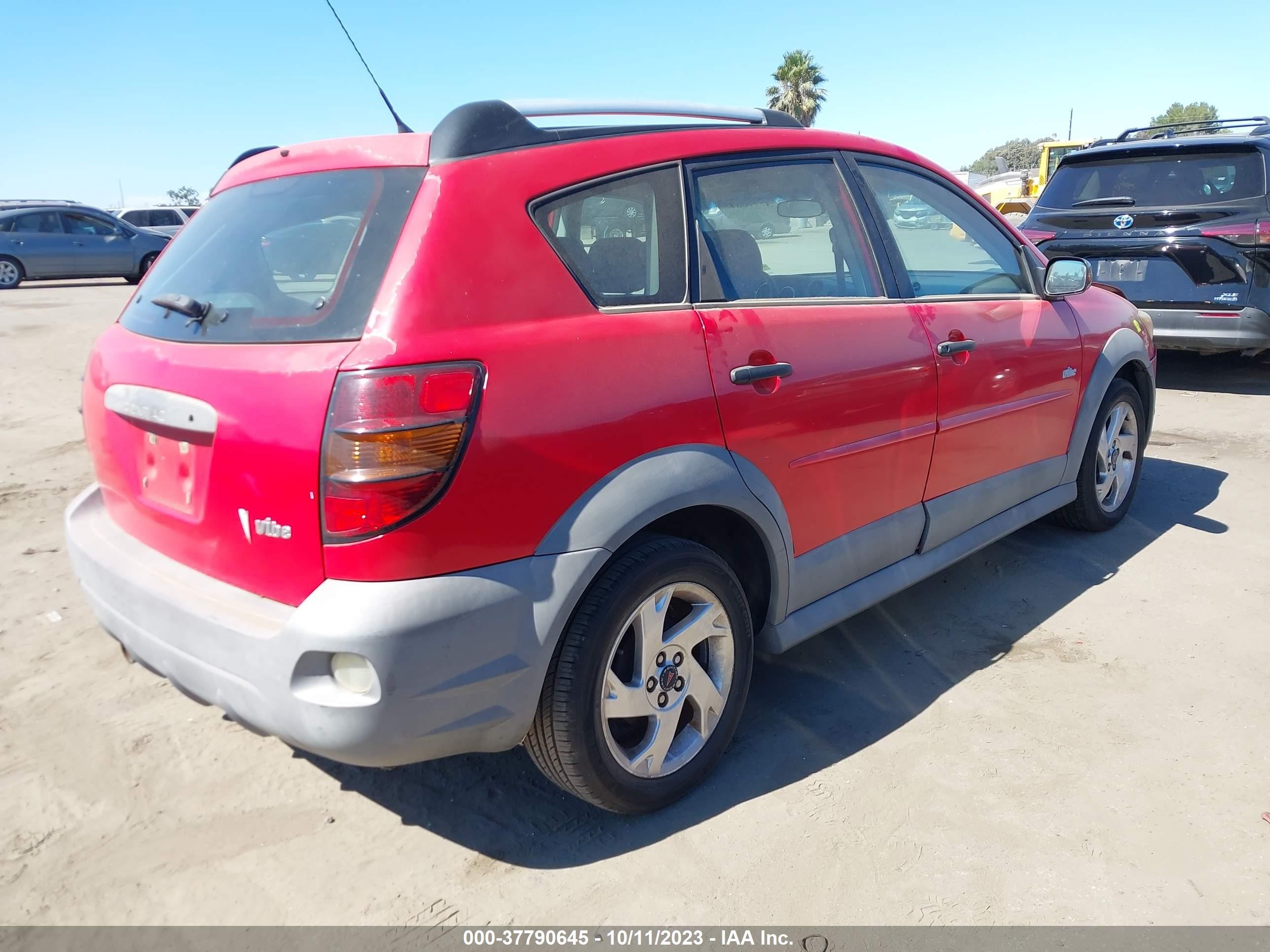 Photo 3 VIN: 5Y2SL63825Z441331 - PONTIAC VIBE 