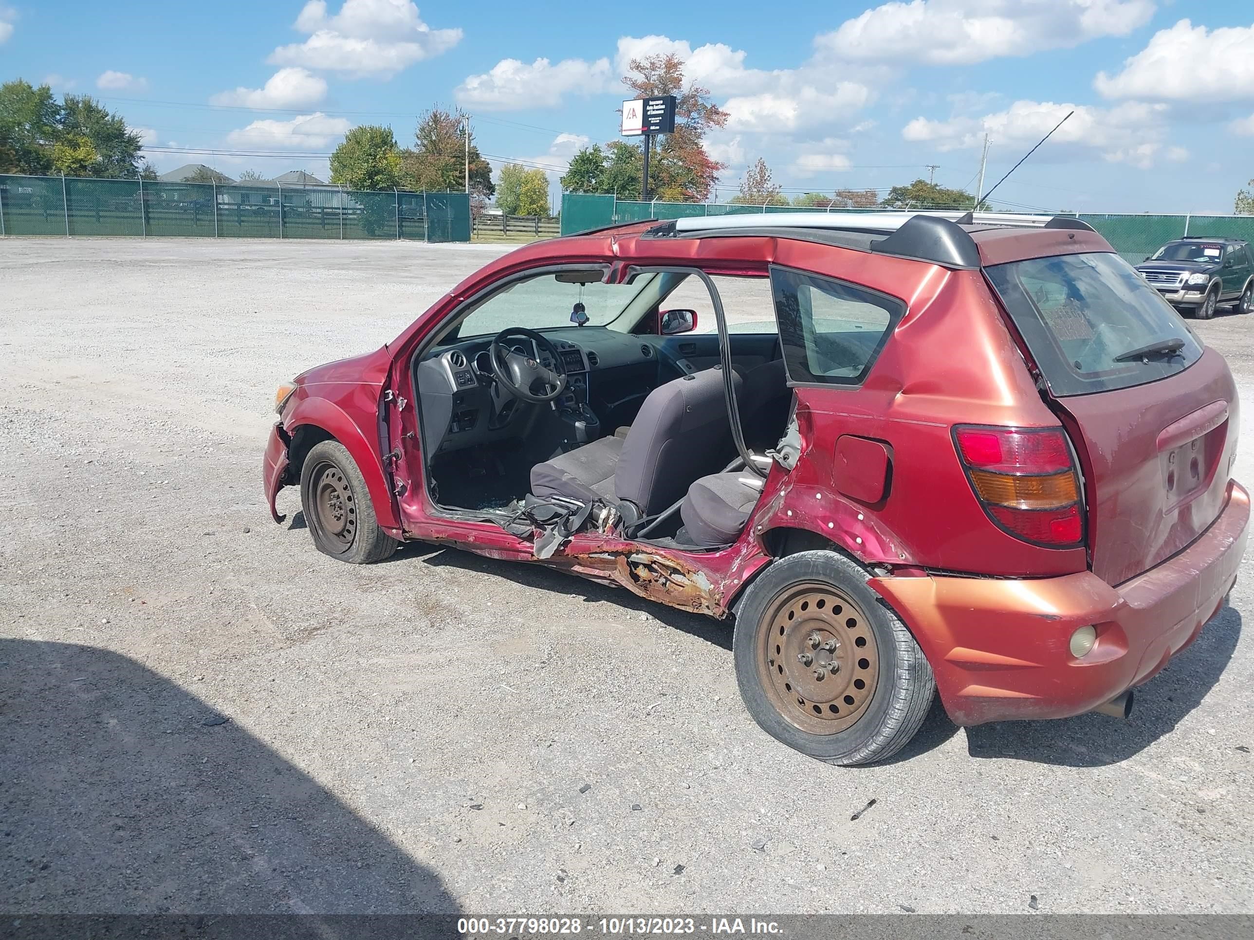 Photo 2 VIN: 5Y2SL63845Z404135 - PONTIAC VIBE 