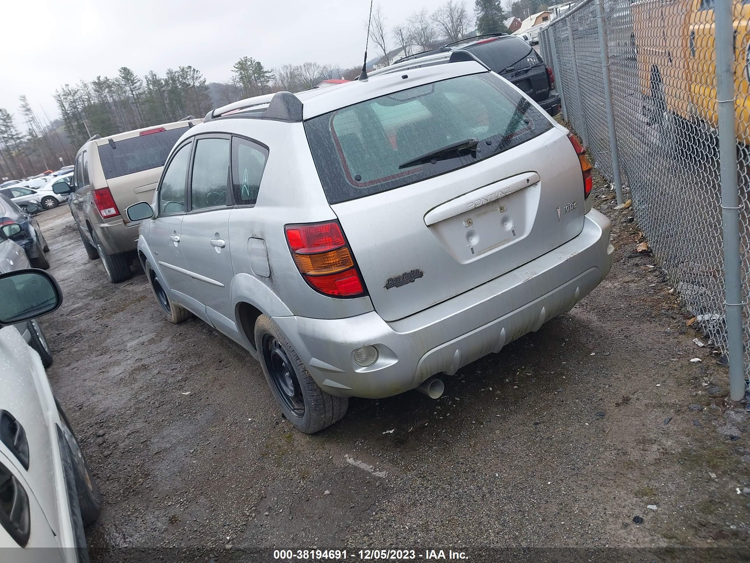 Photo 2 VIN: 5Y2SL63875Z418434 - PONTIAC VIBE 