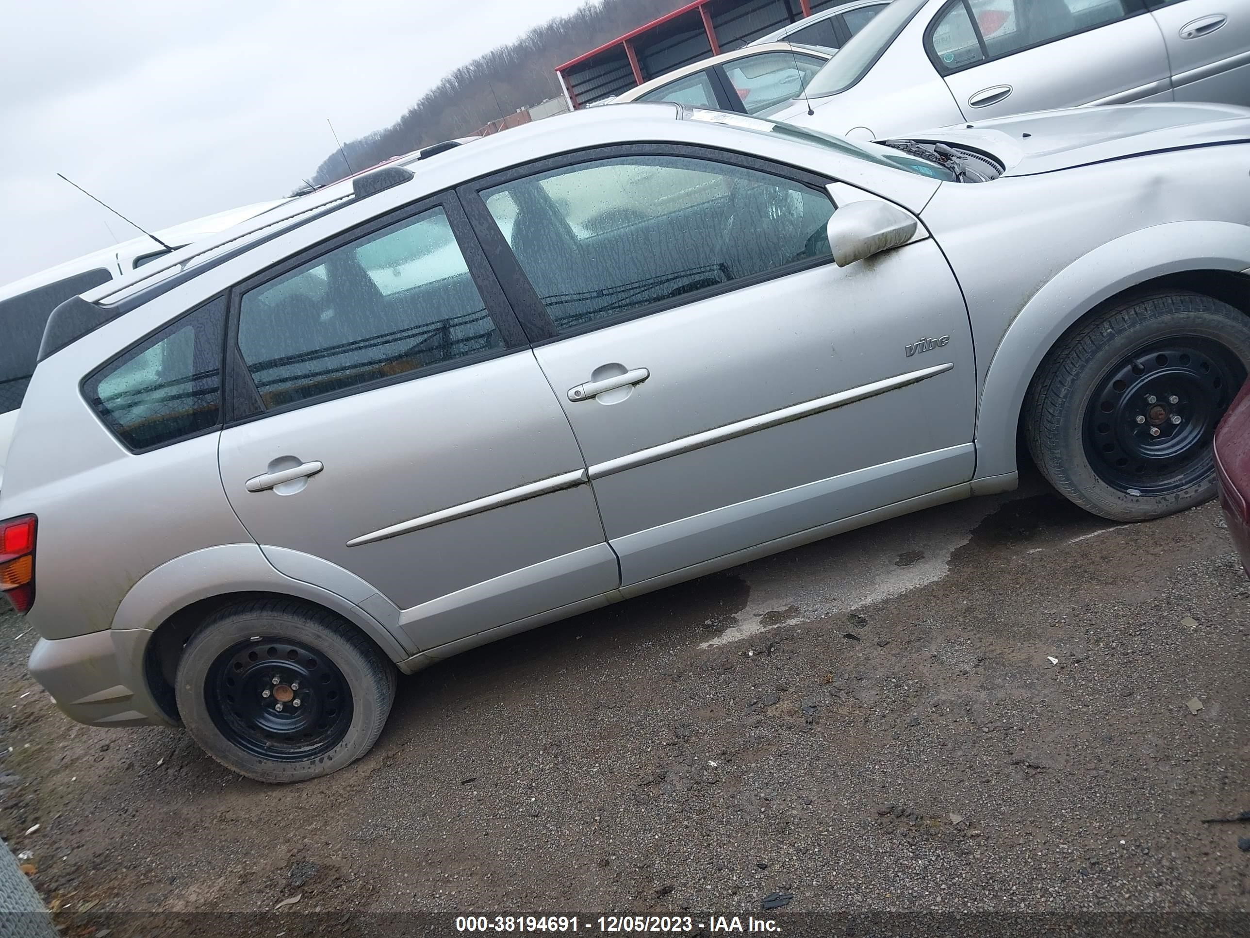 Photo 3 VIN: 5Y2SL63875Z418434 - PONTIAC VIBE 