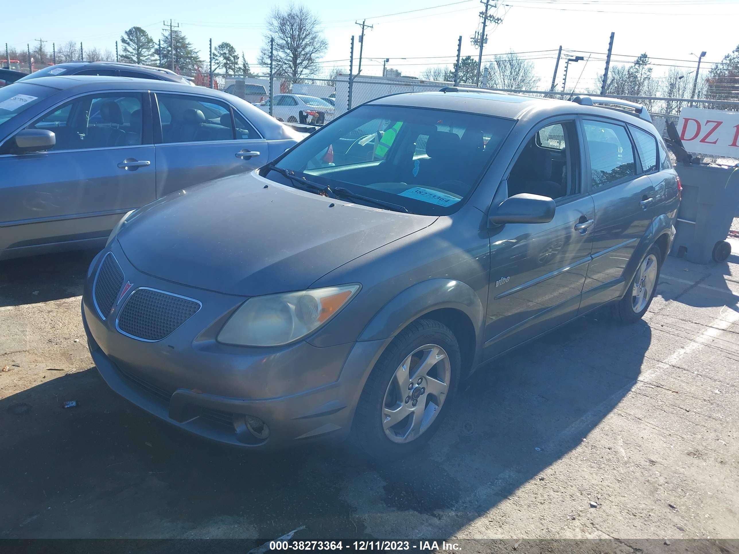 Photo 1 VIN: 5Y2SL638X5Z421182 - PONTIAC VIBE 