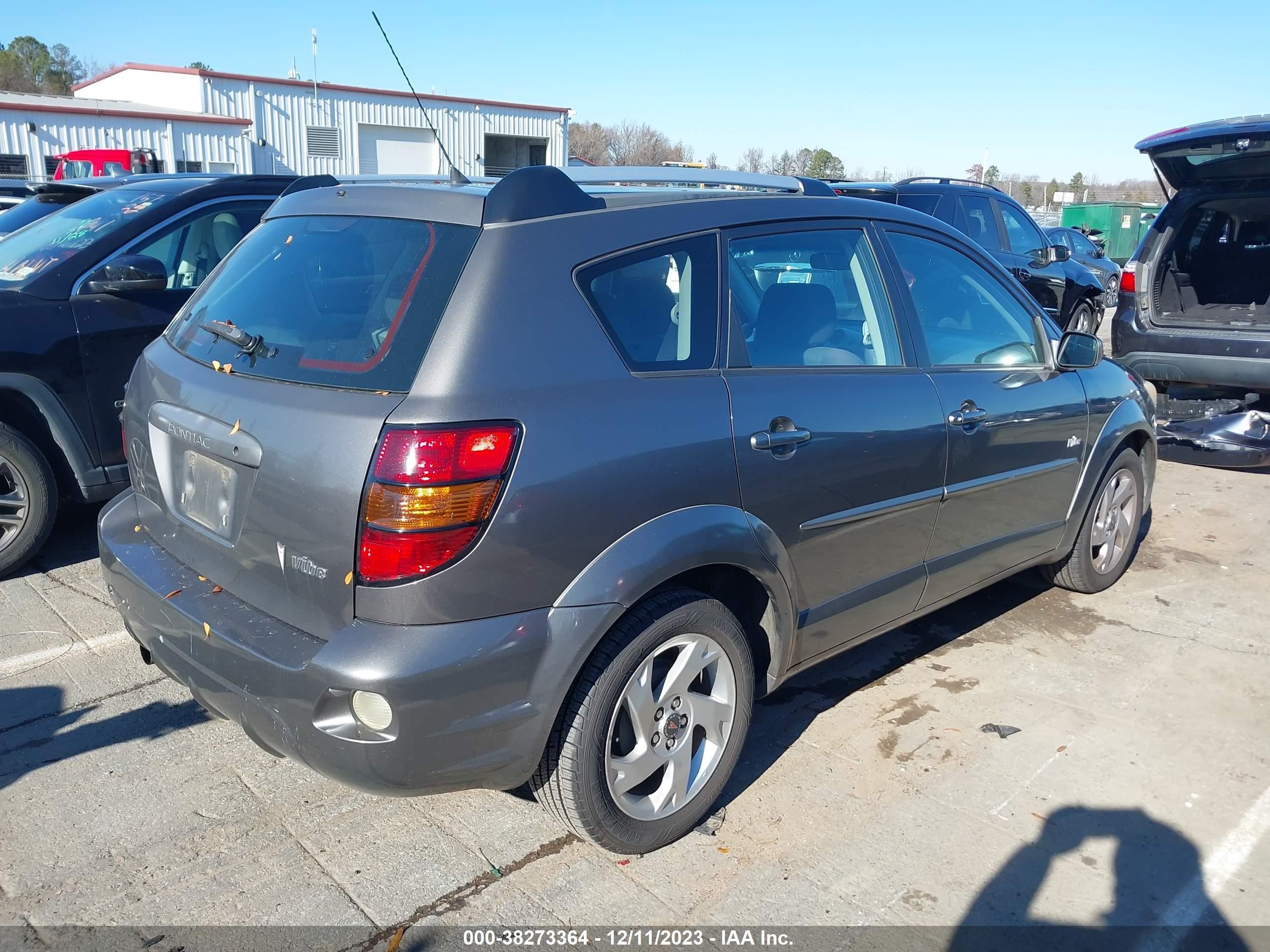 Photo 3 VIN: 5Y2SL638X5Z421182 - PONTIAC VIBE 