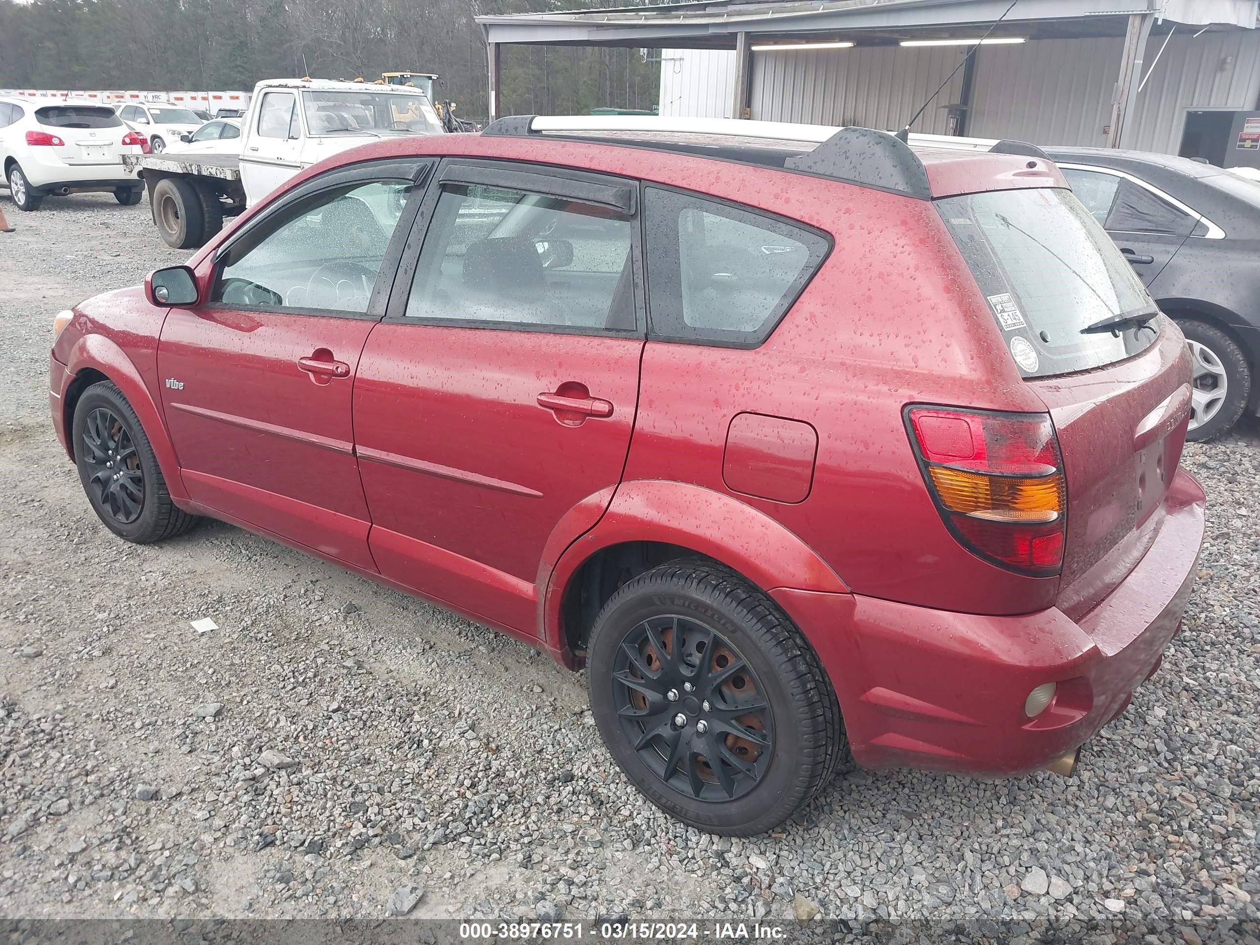 Photo 2 VIN: 5Y2SL638X5Z460547 - PONTIAC VIBE 