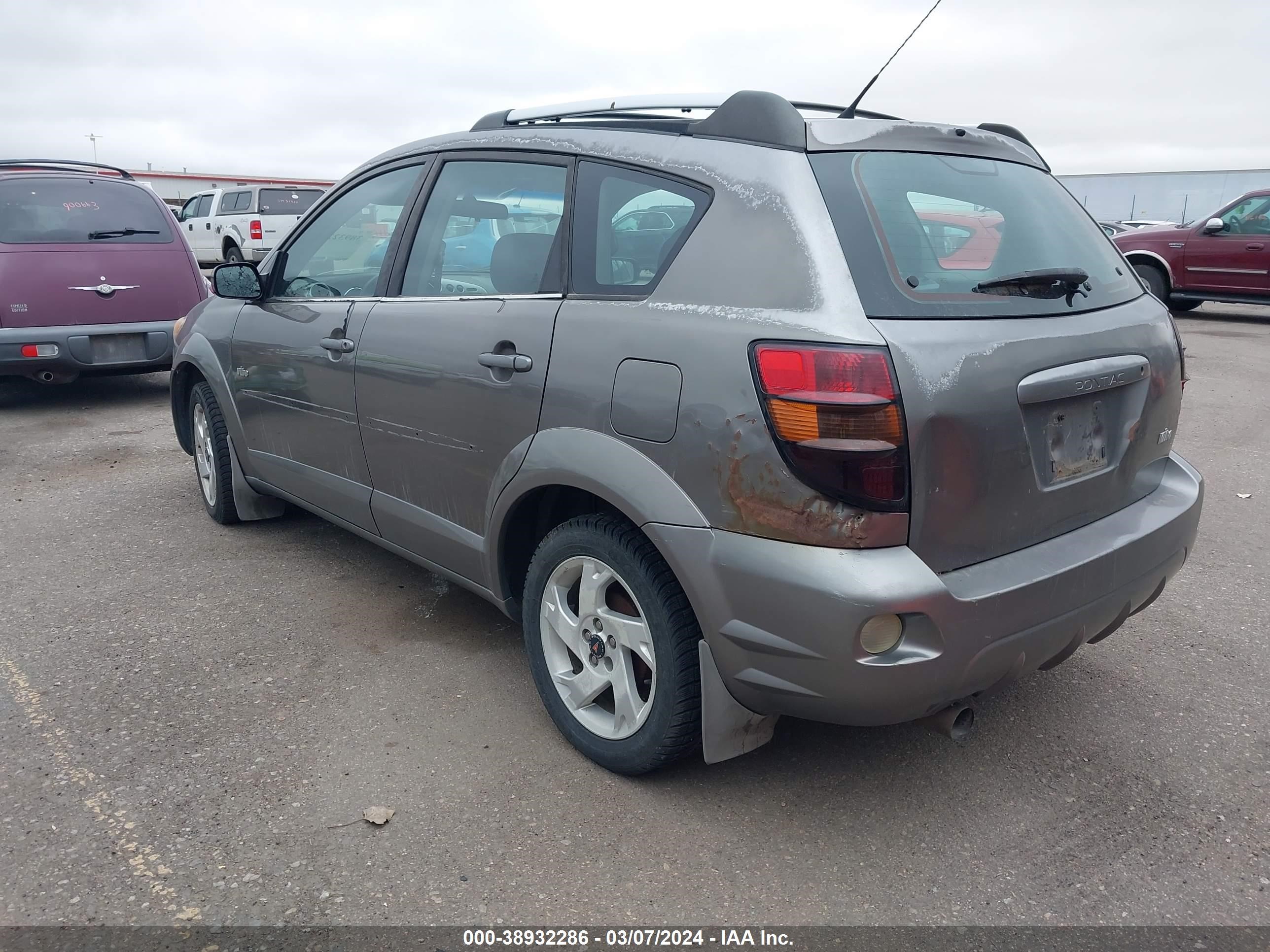 Photo 2 VIN: 5Y2SL648X3Z433652 - PONTIAC VIBE 