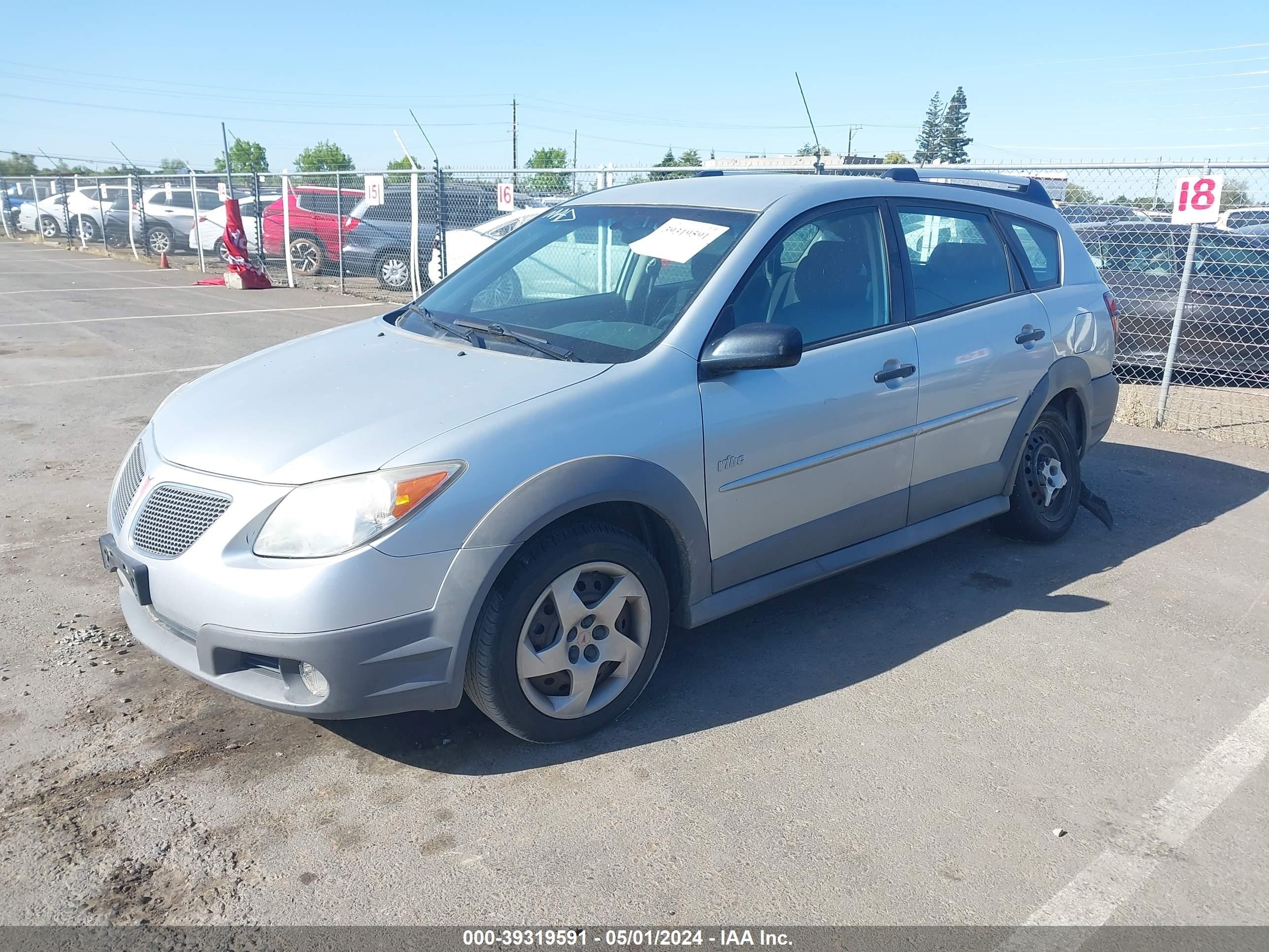 Photo 1 VIN: 5Y2SL65808Z402304 - PONTIAC VIBE 