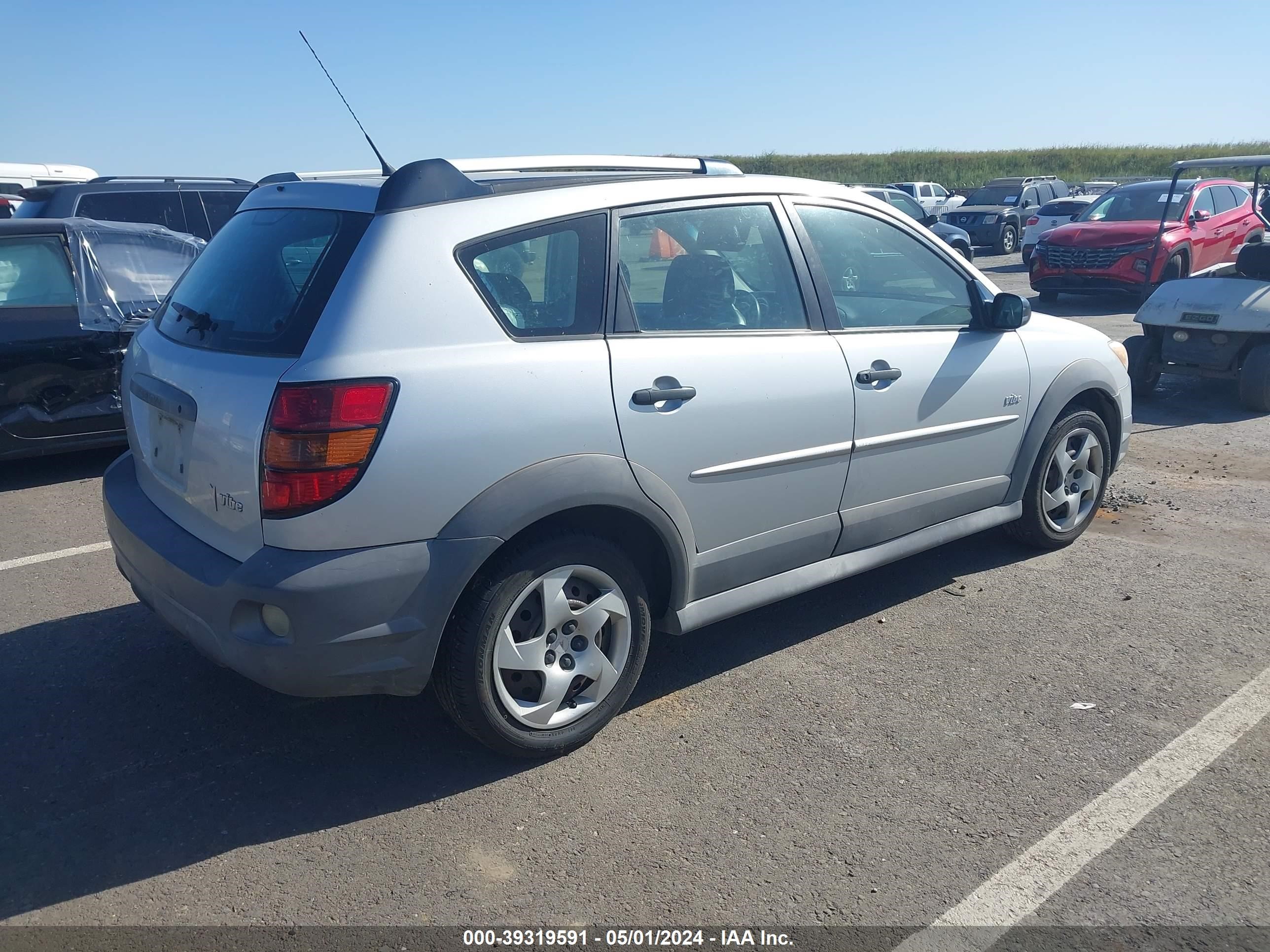 Photo 3 VIN: 5Y2SL65808Z402304 - PONTIAC VIBE 