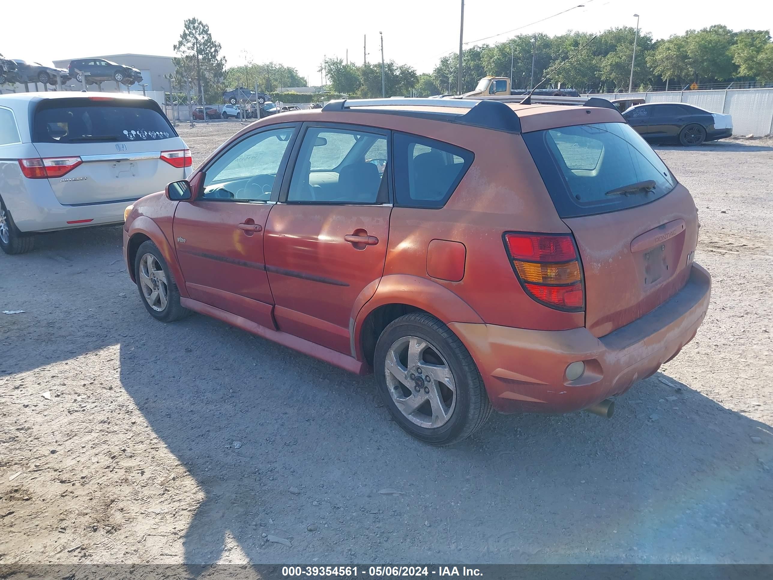 Photo 2 VIN: 5Y2SL65816Z437995 - PONTIAC VIBE 