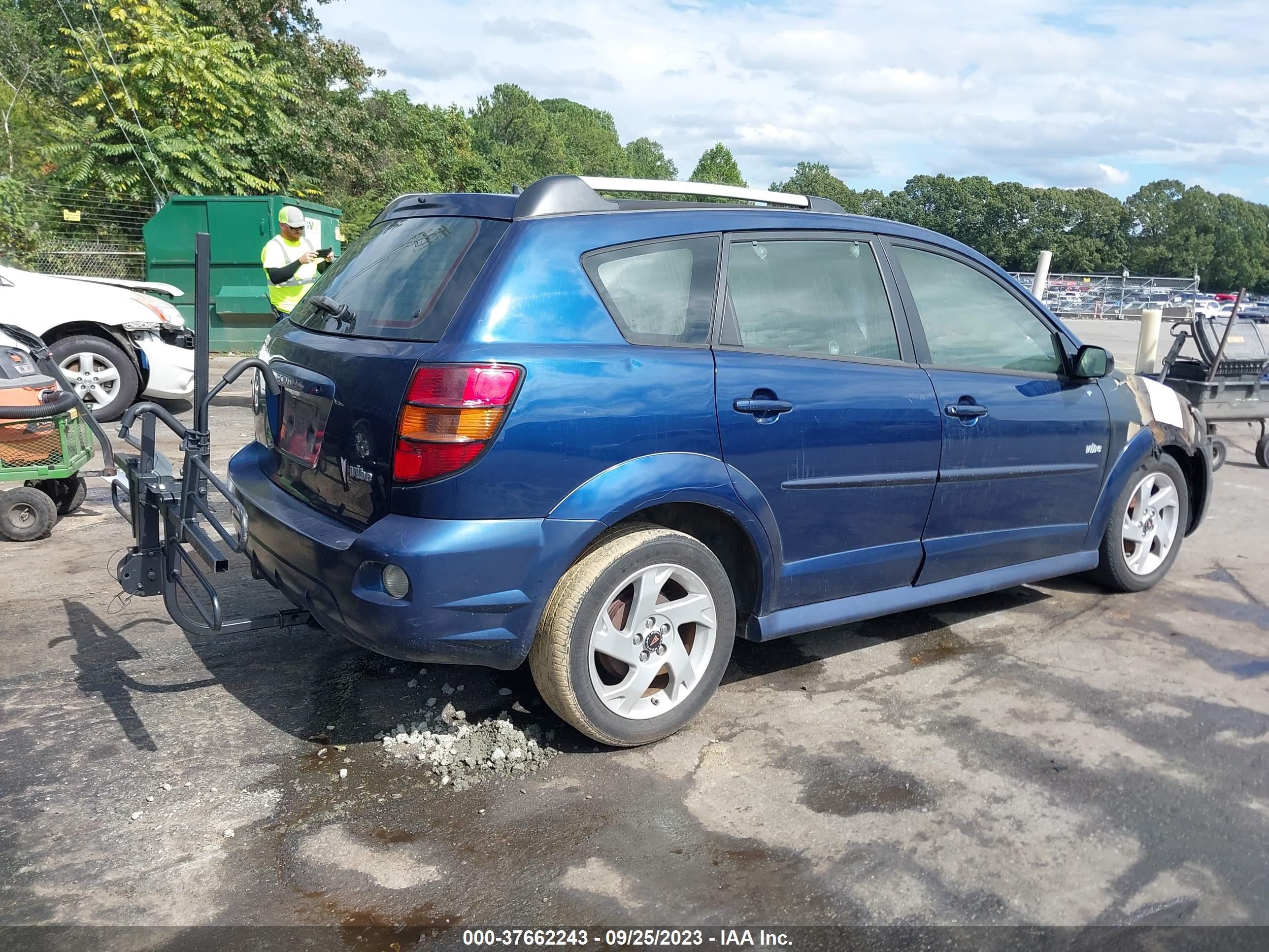 Photo 3 VIN: 5Y2SL65818Z417524 - PONTIAC VIBE 