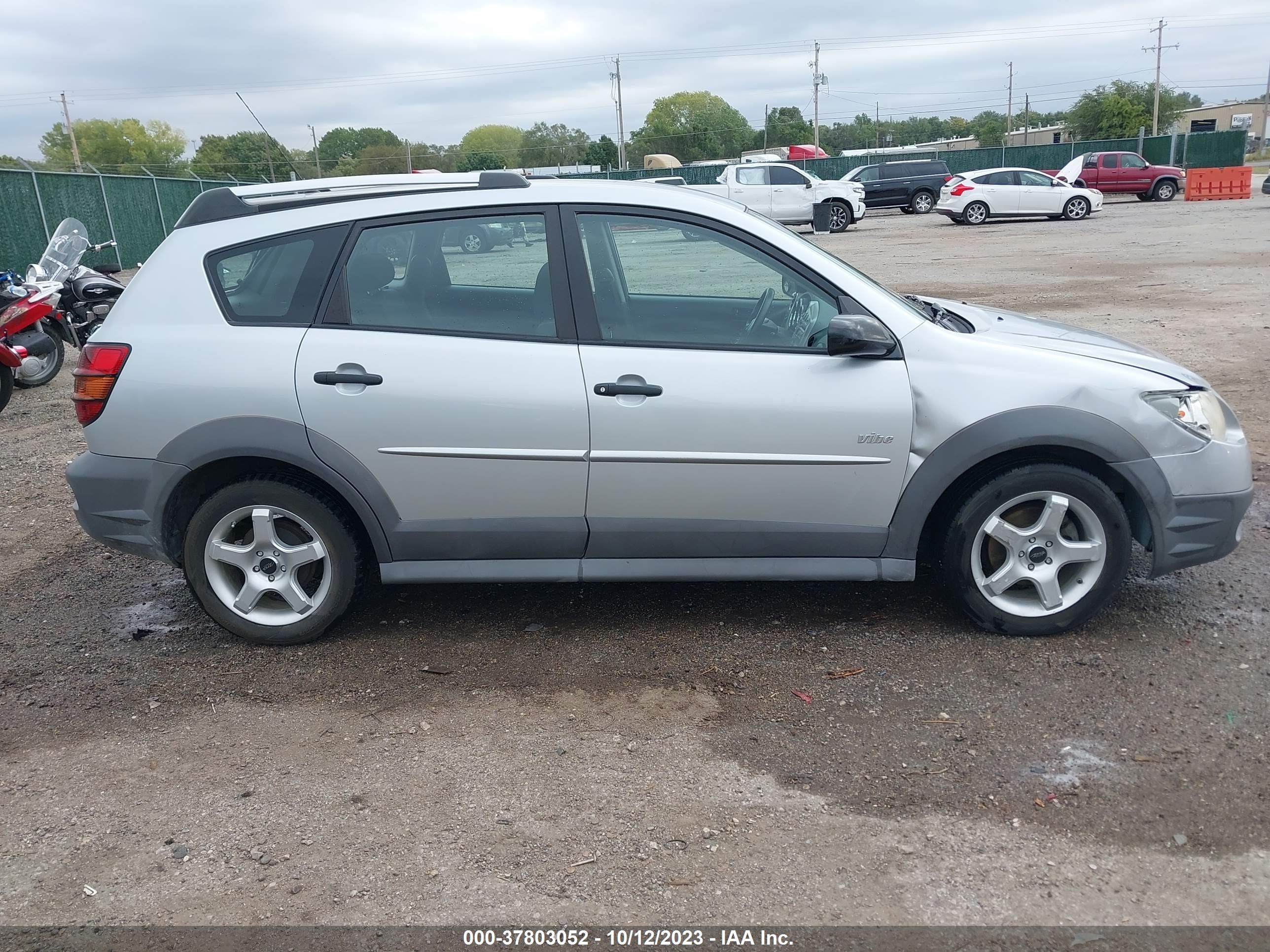 Photo 12 VIN: 5Y2SL65818Z424182 - PONTIAC VIBE 