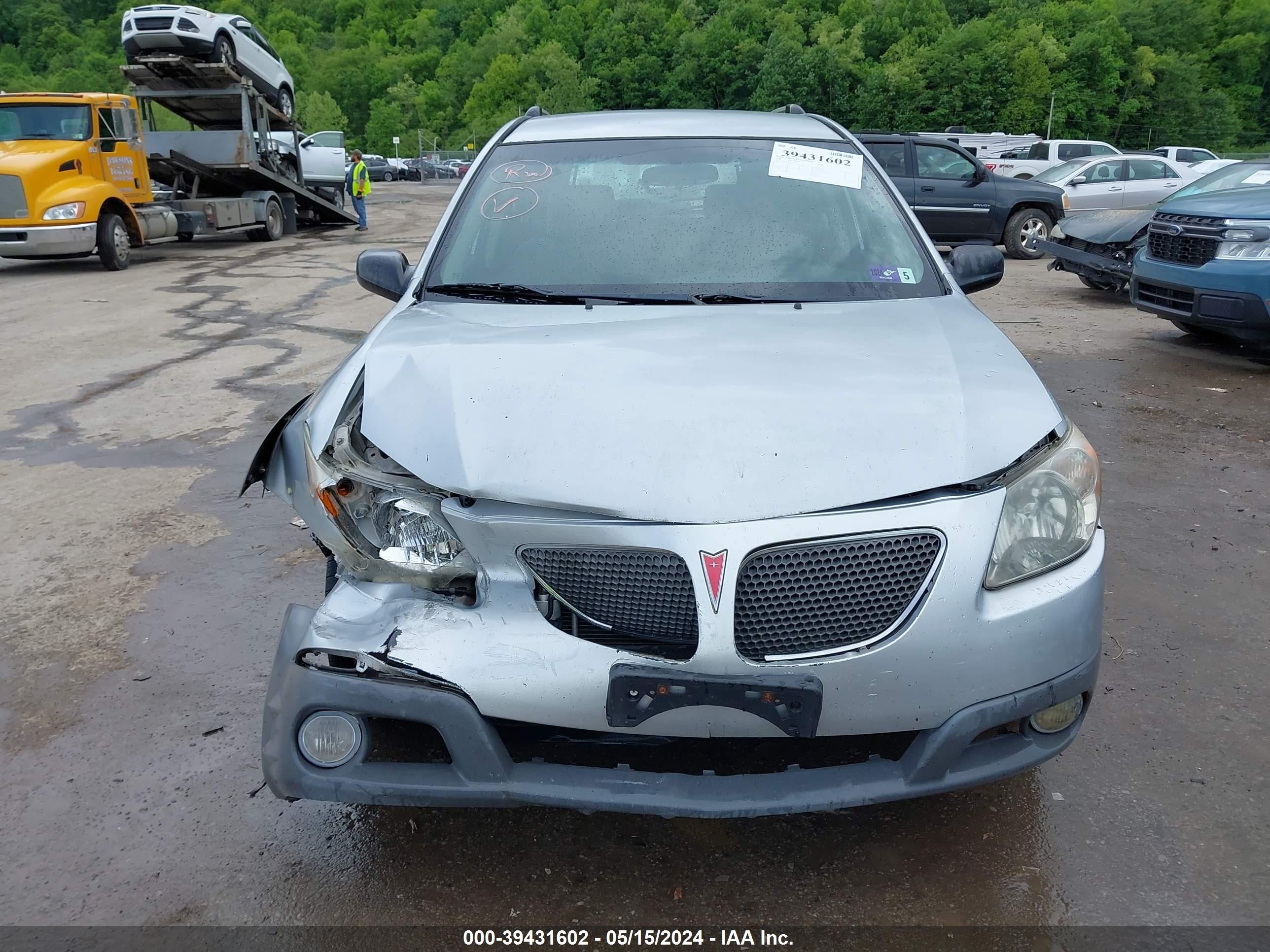 Photo 11 VIN: 5Y2SL65838Z402717 - PONTIAC VIBE 