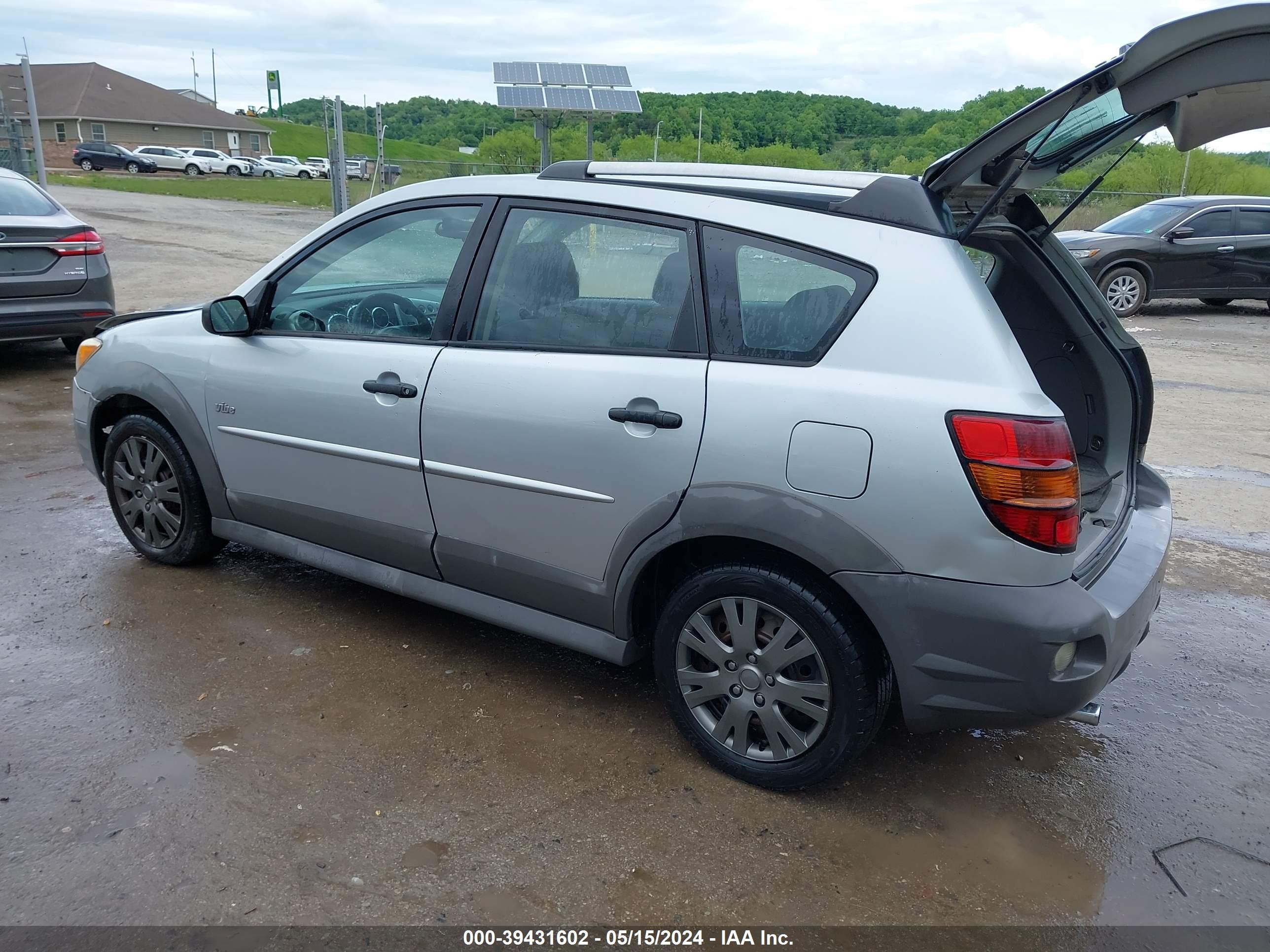 Photo 2 VIN: 5Y2SL65838Z402717 - PONTIAC VIBE 