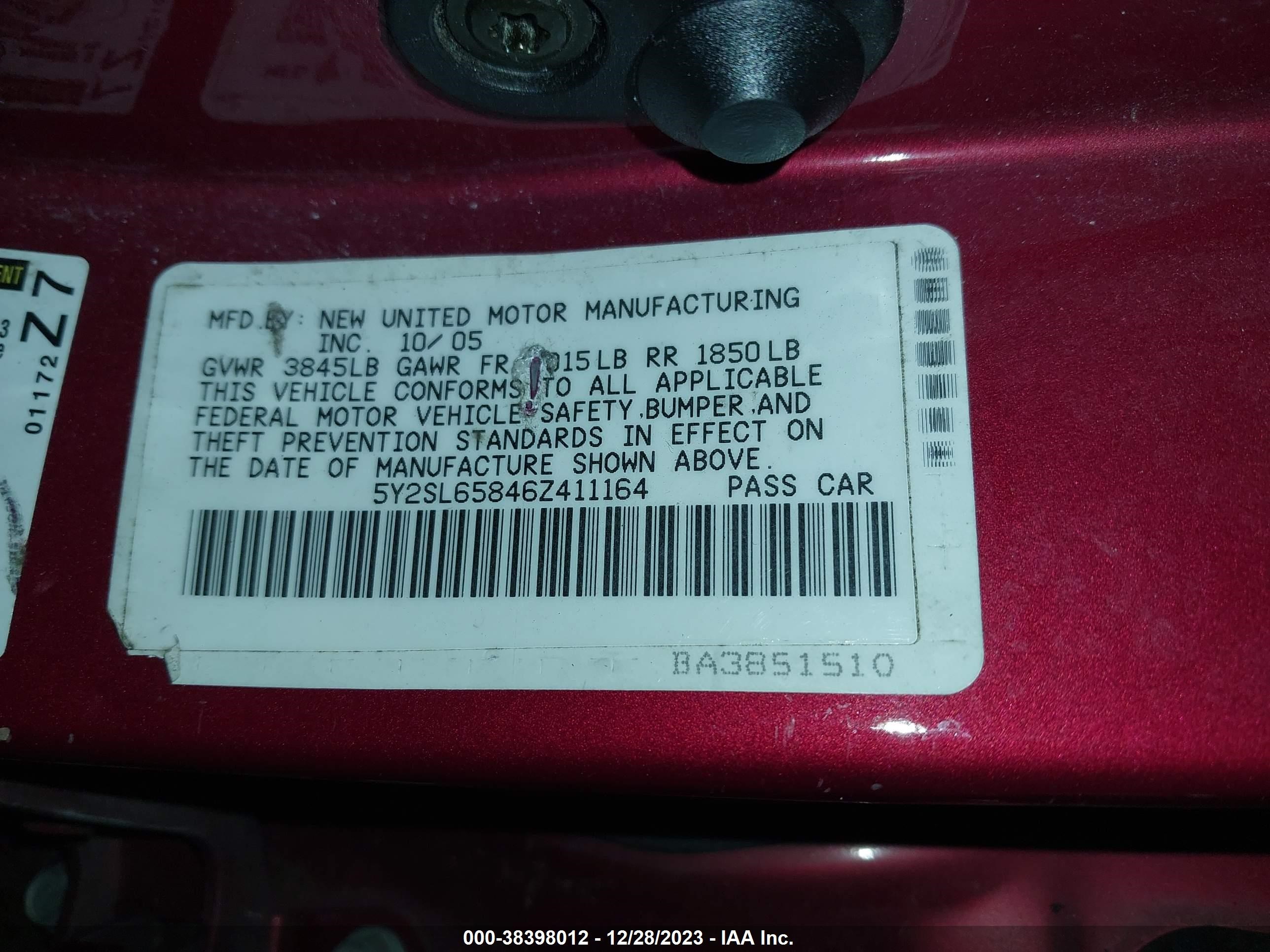 Photo 8 VIN: 5Y2SL65846Z411164 - PONTIAC VIBE 