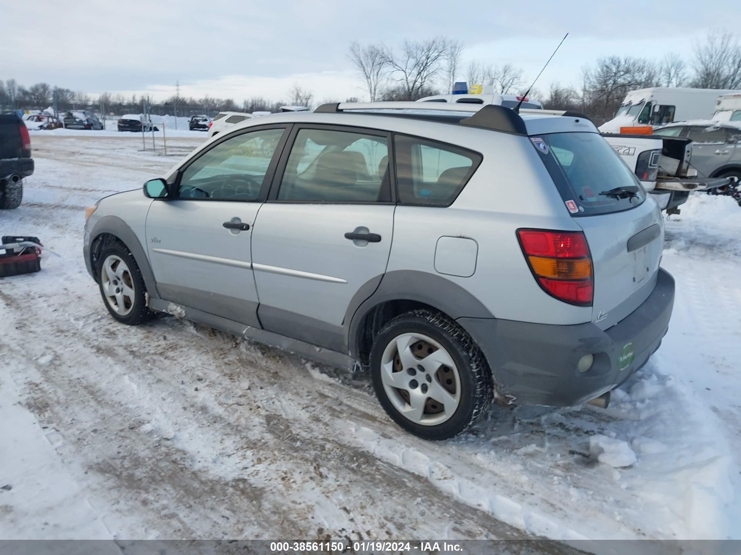 Photo 2 VIN: 5Y2SL65848Z401091 - PONTIAC VIBE 