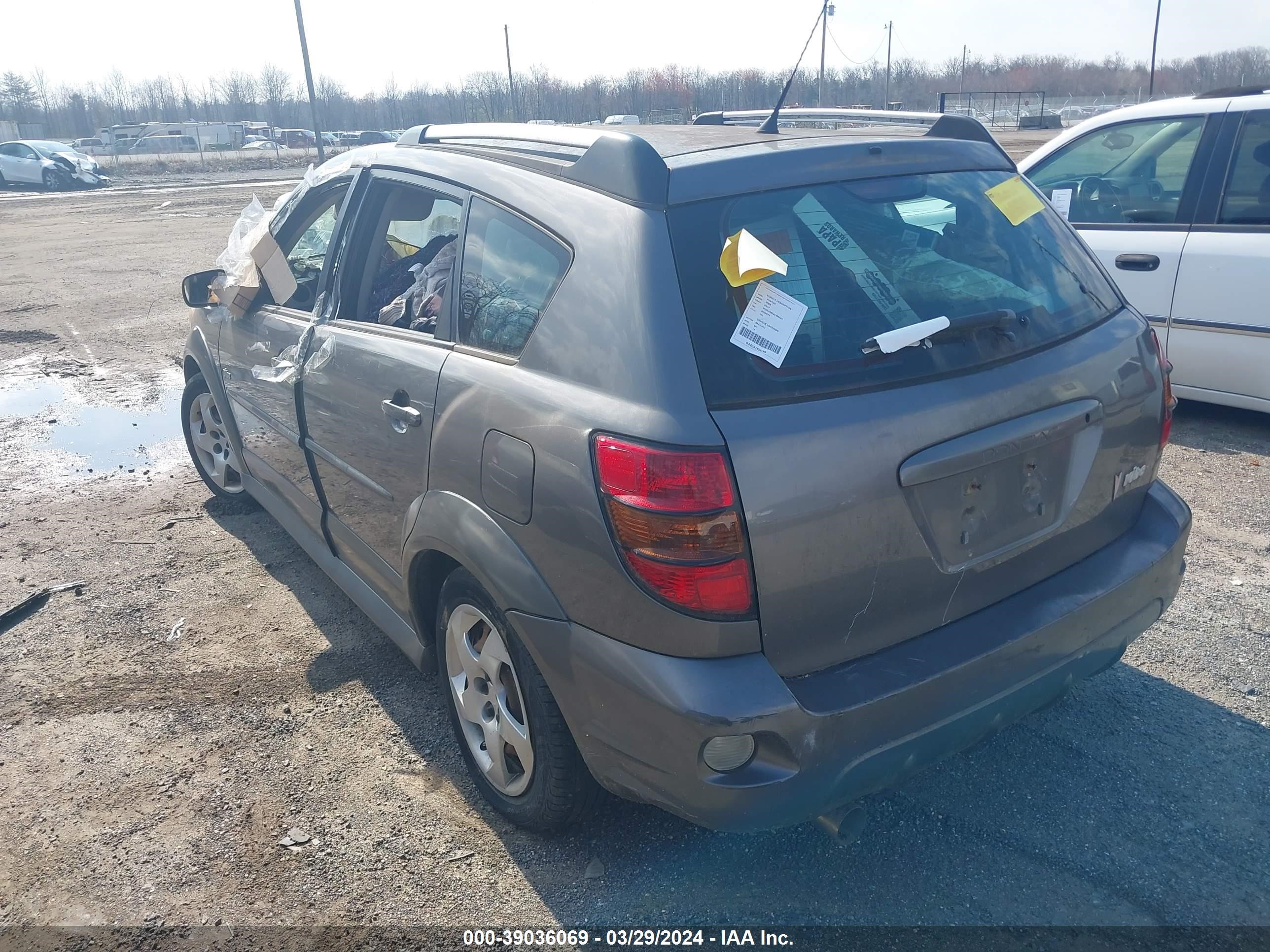 Photo 2 VIN: 5Y2SL65858Z400564 - PONTIAC VIBE 