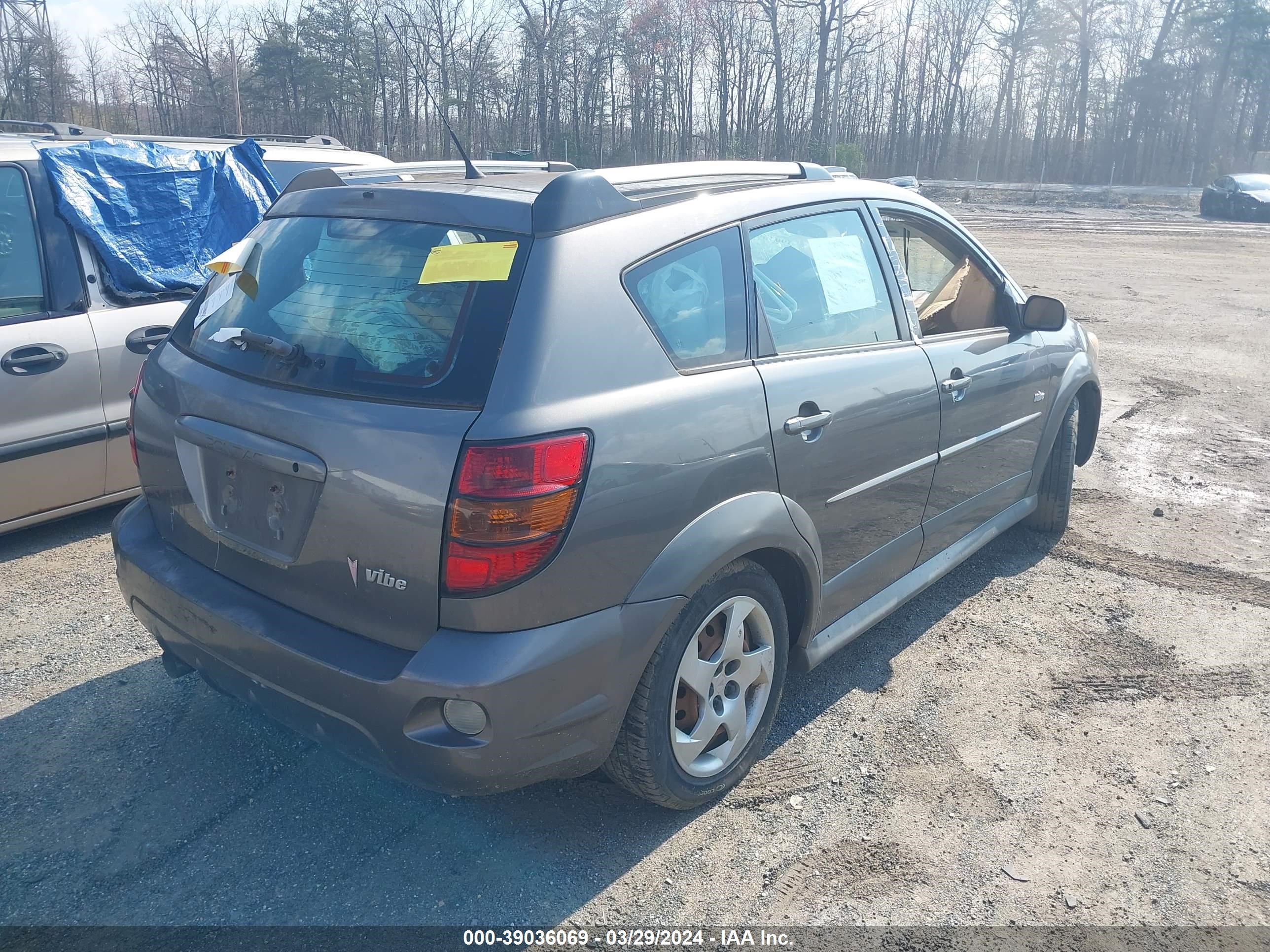 Photo 3 VIN: 5Y2SL65858Z400564 - PONTIAC VIBE 