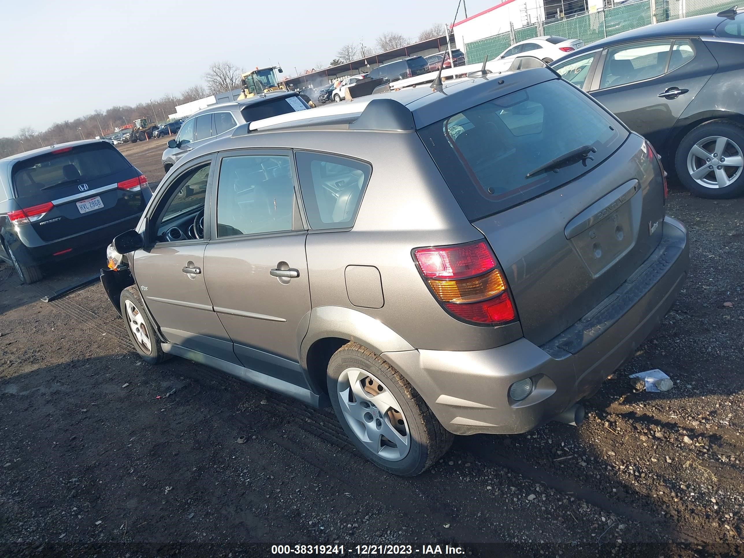 Photo 2 VIN: 5Y2SL65858Z407546 - PONTIAC VIBE 