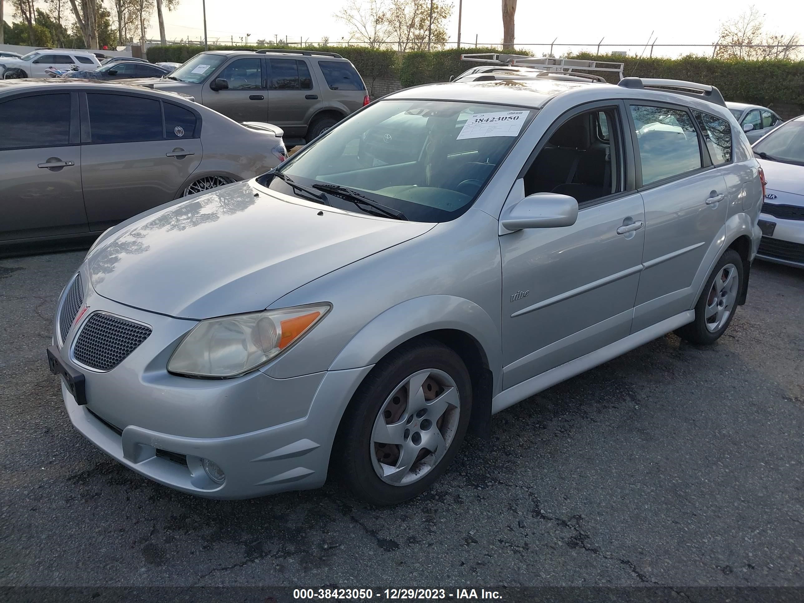 Photo 1 VIN: 5Y2SL65858Z412780 - PONTIAC VIBE 