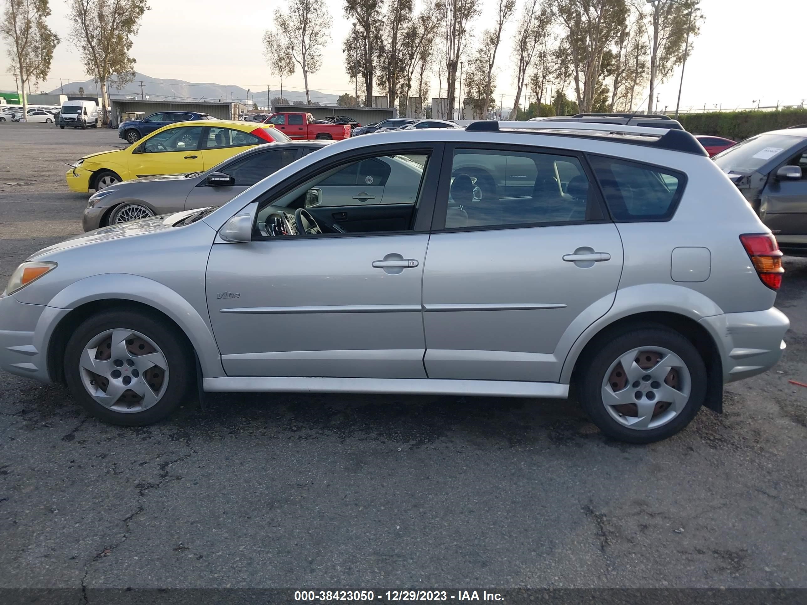 Photo 13 VIN: 5Y2SL65858Z412780 - PONTIAC VIBE 