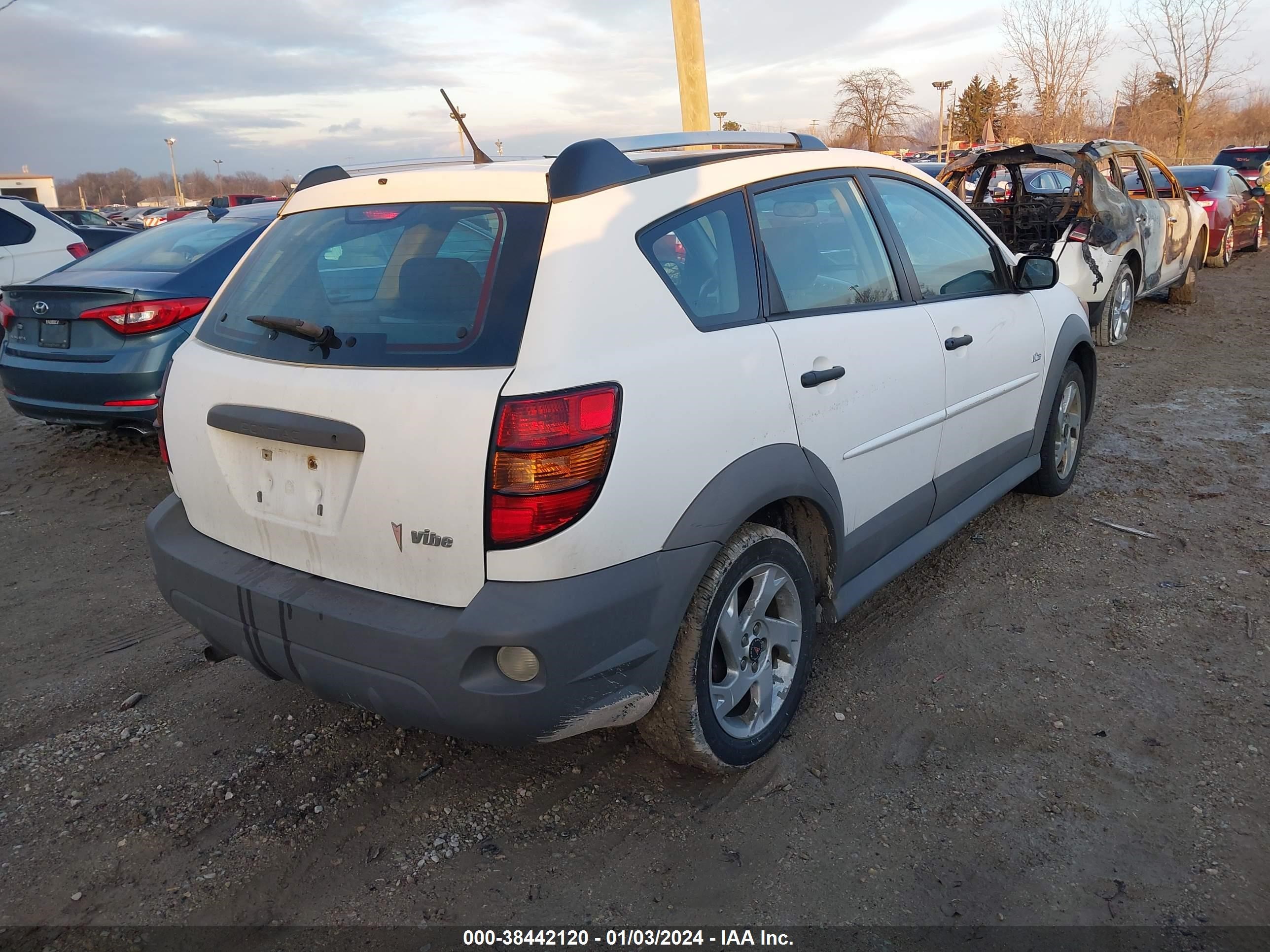 Photo 3 VIN: 5Y2SL65867Z440022 - PONTIAC VIBE 