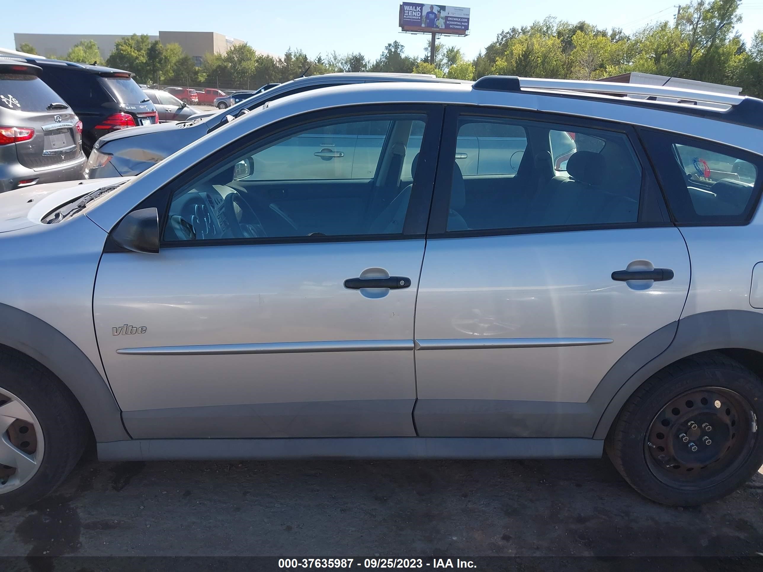 Photo 14 VIN: 5Y2SL65868Z400282 - PONTIAC VIBE 