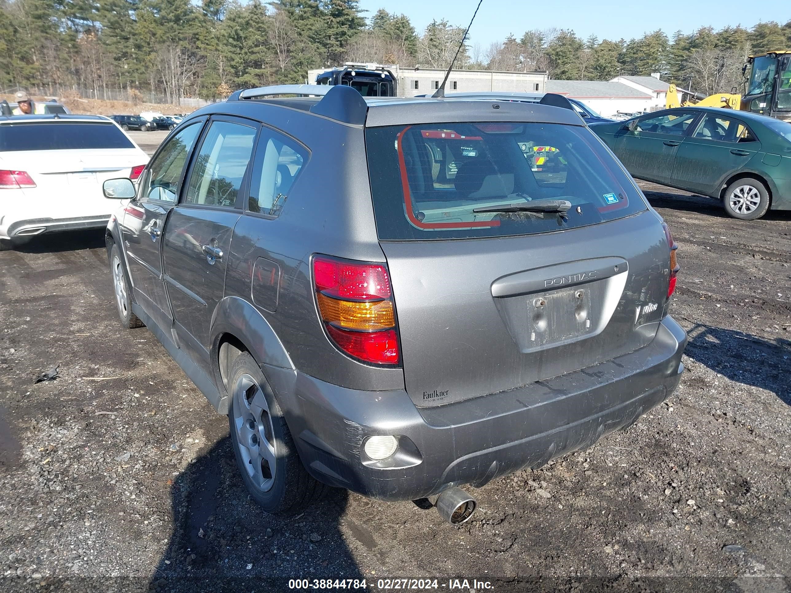 Photo 2 VIN: 5Y2SL65876Z421493 - PONTIAC VIBE 