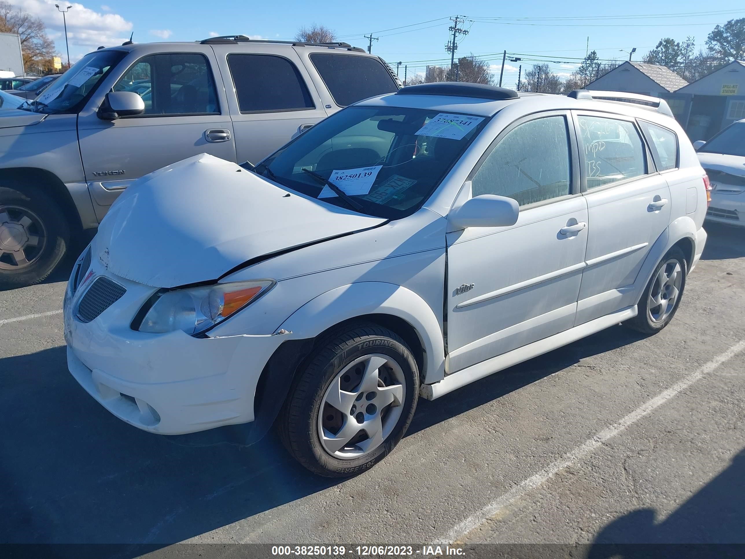 Photo 2 VIN: 5Y2SL65896Z430258 - PONTIAC VIBE 