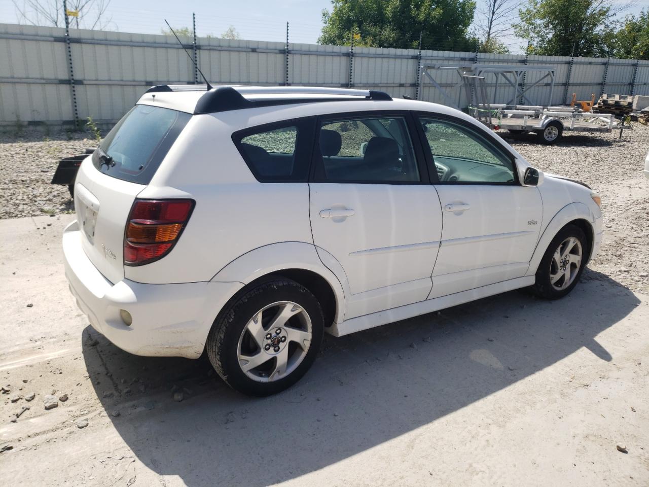 Photo 2 VIN: 5Y2SL65898Z417643 - PONTIAC VIBE 