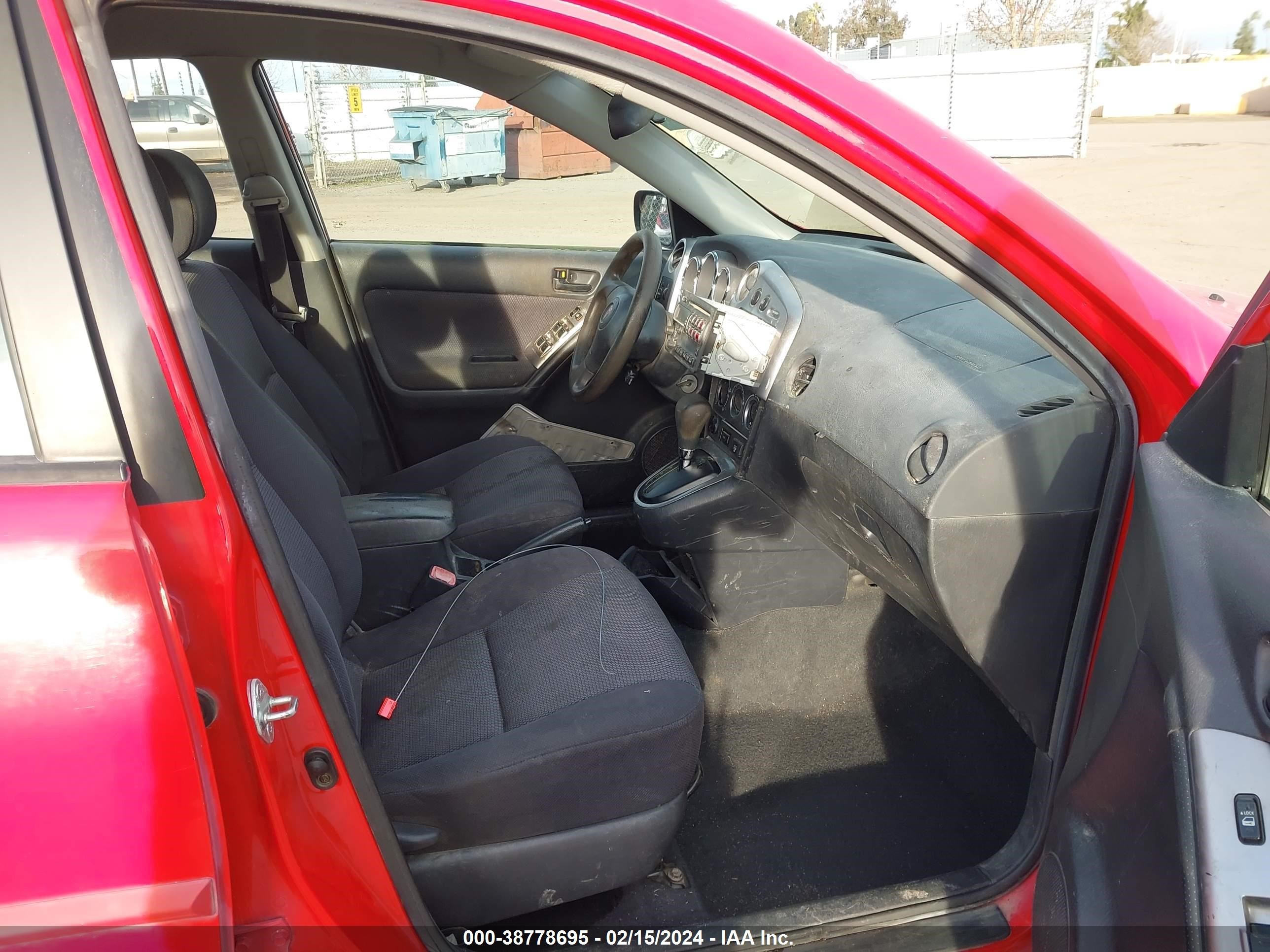 Photo 4 VIN: 5Y2SL658X6Z426252 - PONTIAC VIBE 