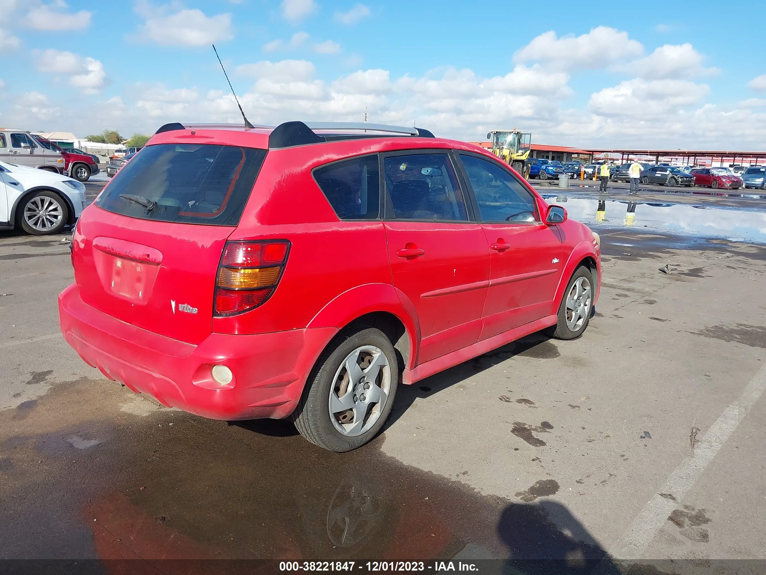 Photo 3 VIN: 5Y2SL658X6Z450650 - PONTIAC VIBE 