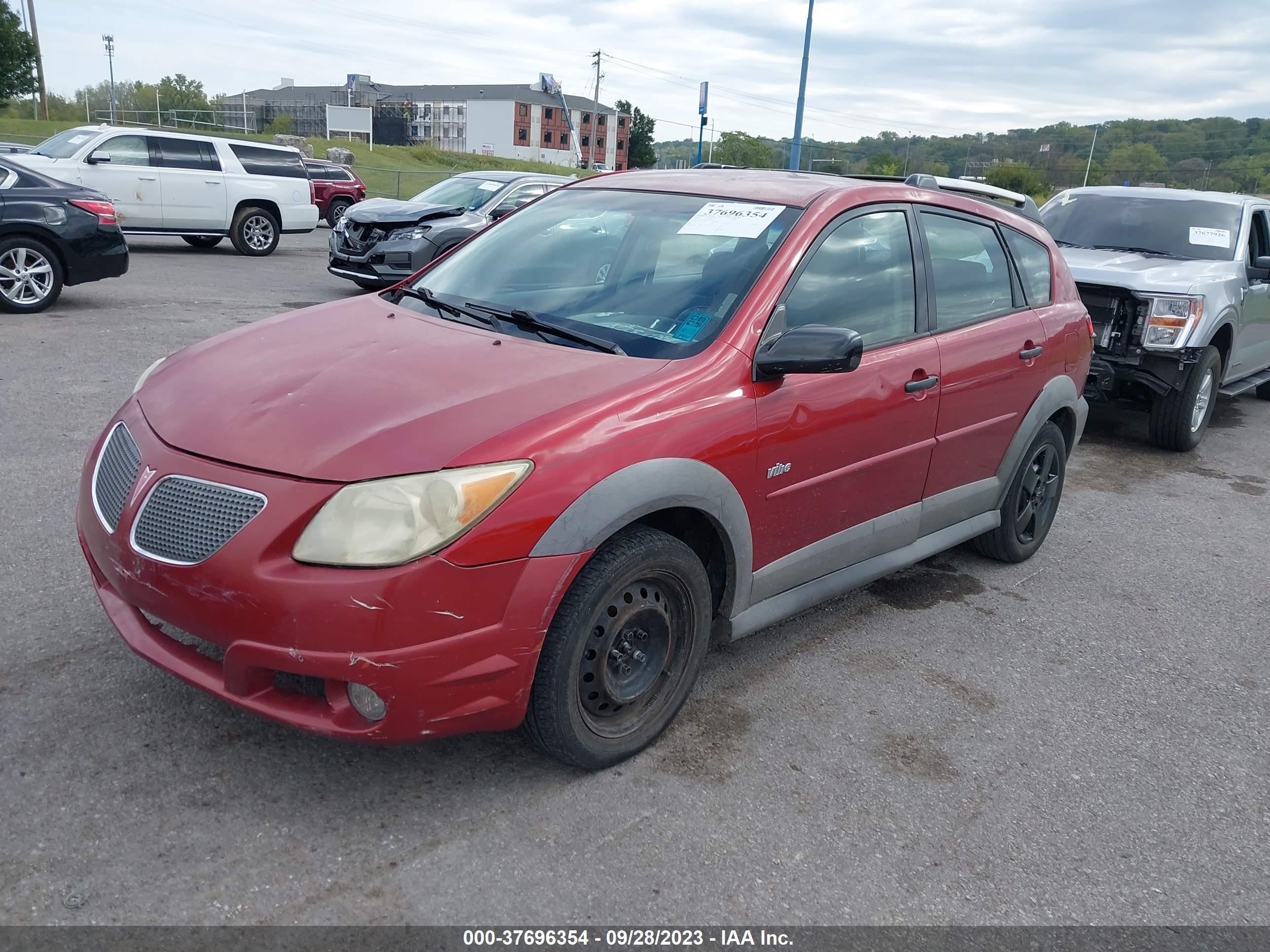 Photo 2 VIN: 5Y2SL658X7Z430139 - PONTIAC VIBE 