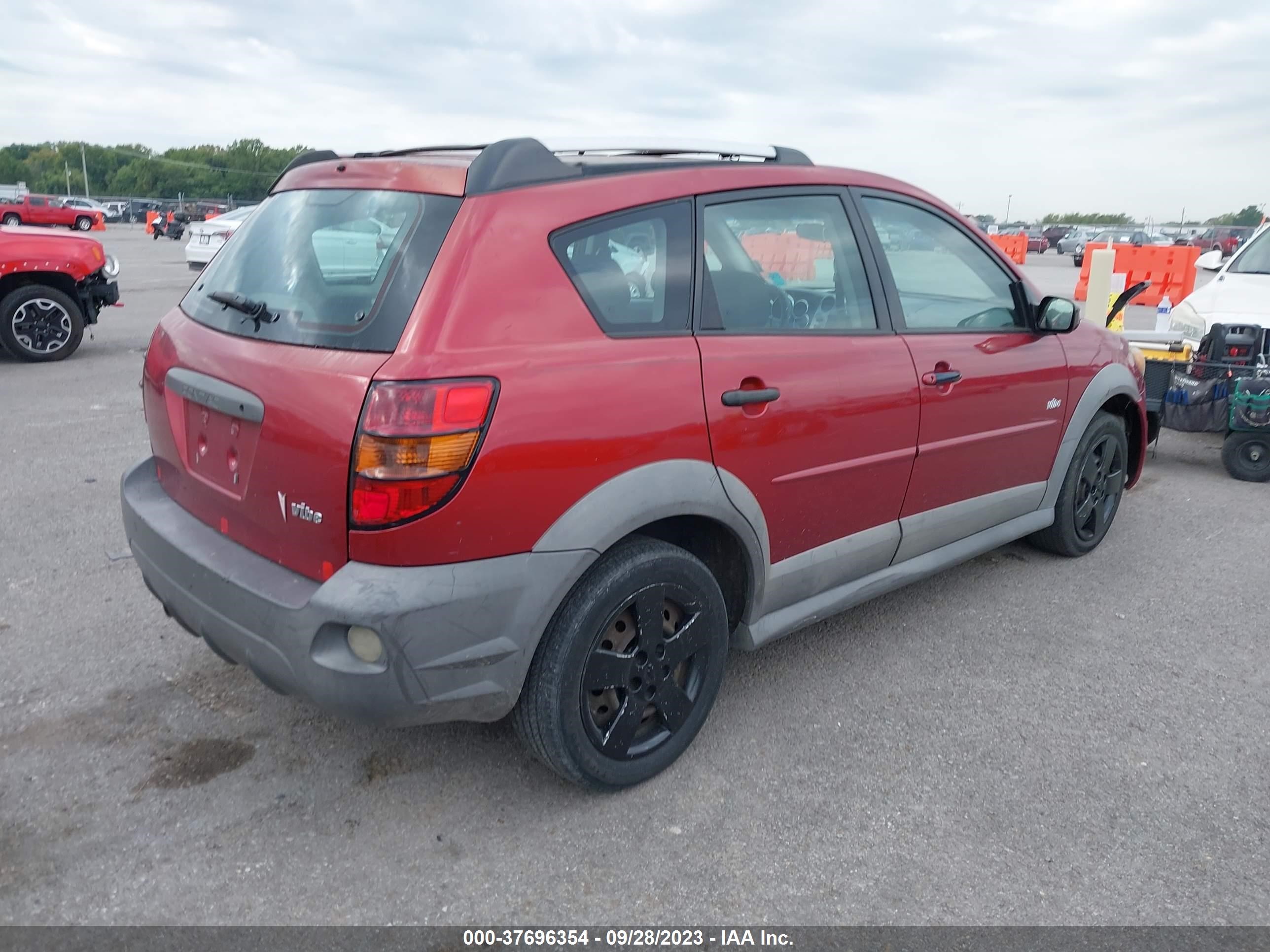 Photo 4 VIN: 5Y2SL658X7Z430139 - PONTIAC VIBE 