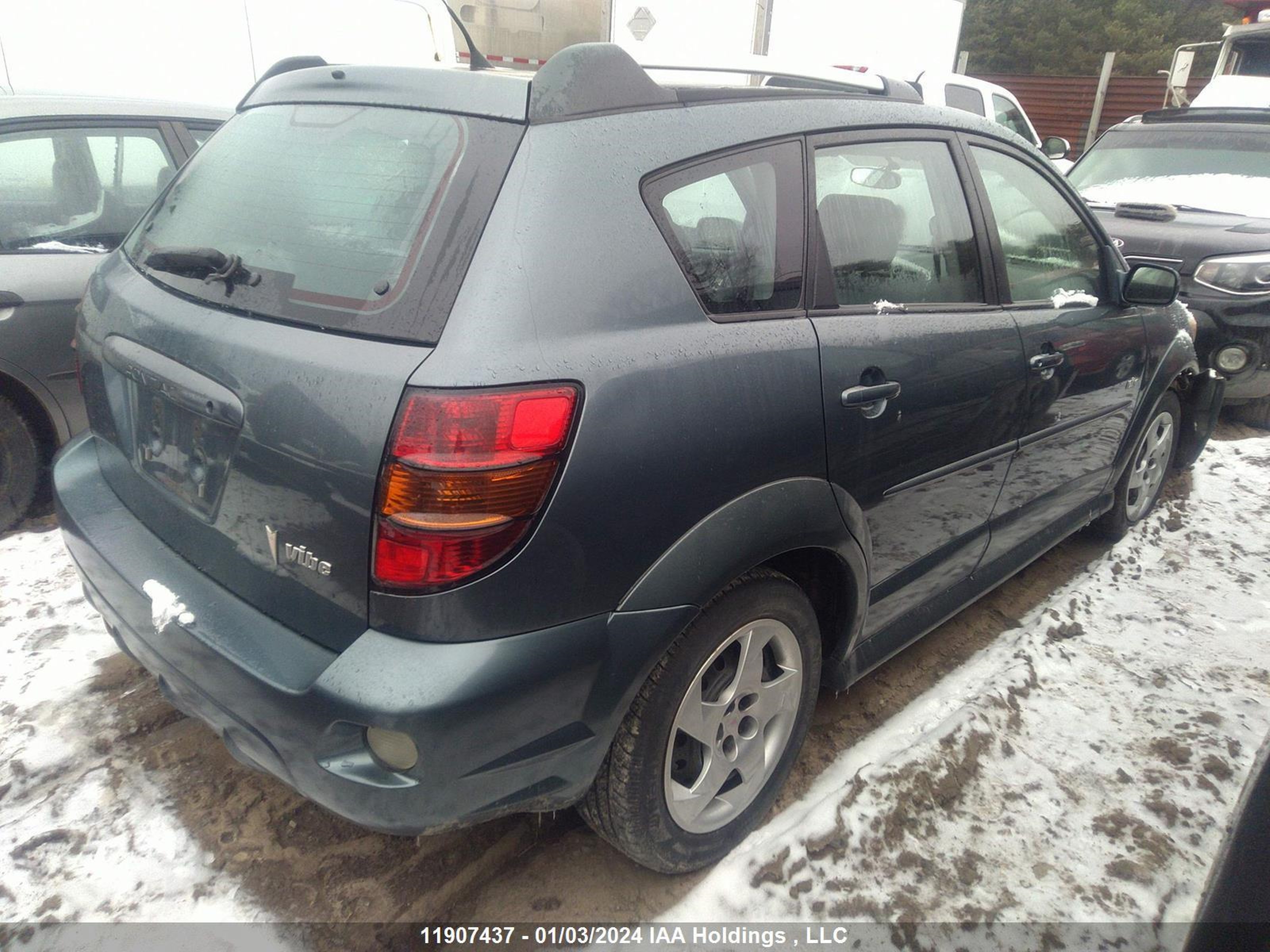 Photo 3 VIN: 5Y2SL658X7Z440301 - PONTIAC VIBE 