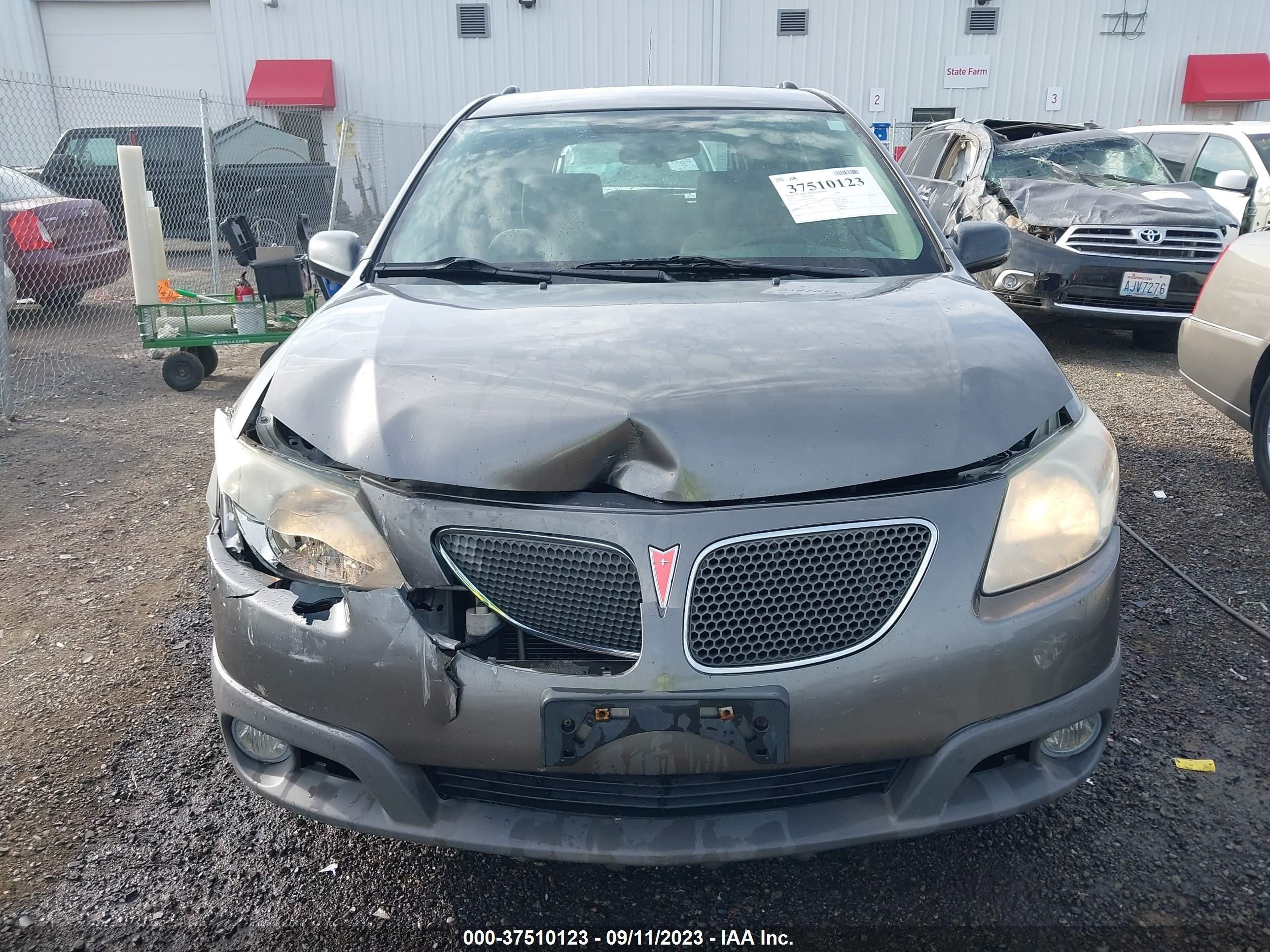 Photo 11 VIN: 5Y2SL658X8Z403220 - PONTIAC VIBE 