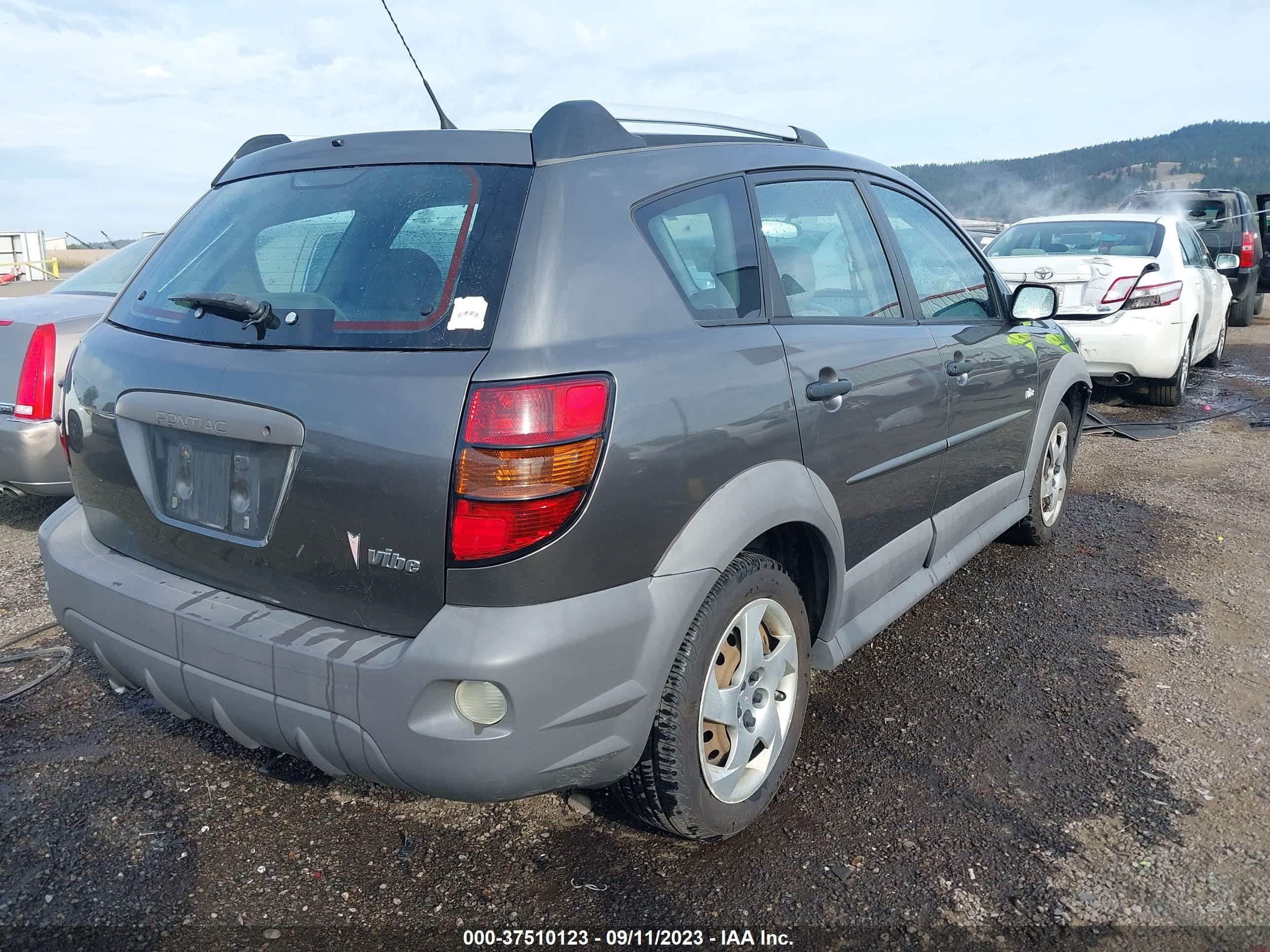 Photo 3 VIN: 5Y2SL658X8Z403220 - PONTIAC VIBE 