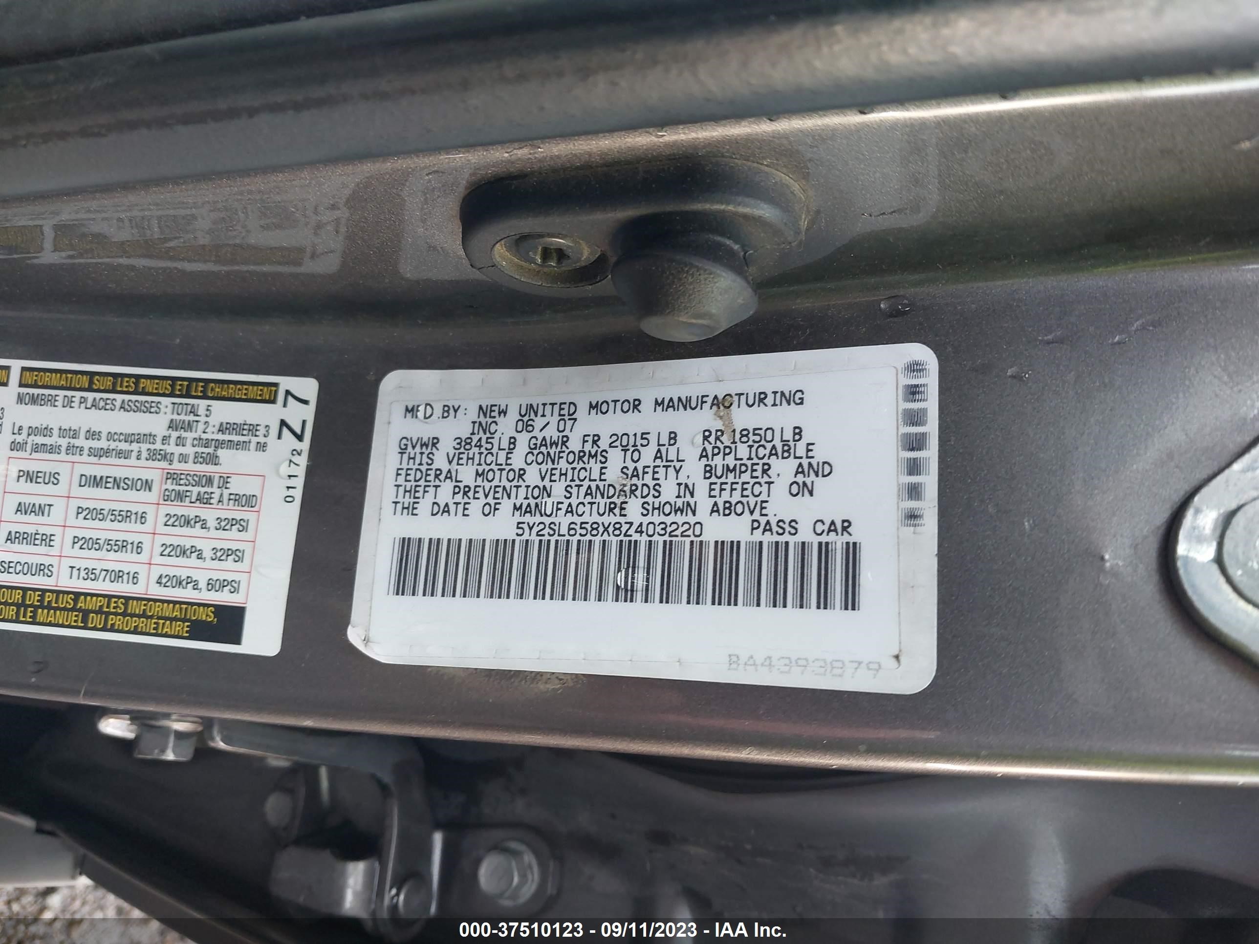 Photo 8 VIN: 5Y2SL658X8Z403220 - PONTIAC VIBE 