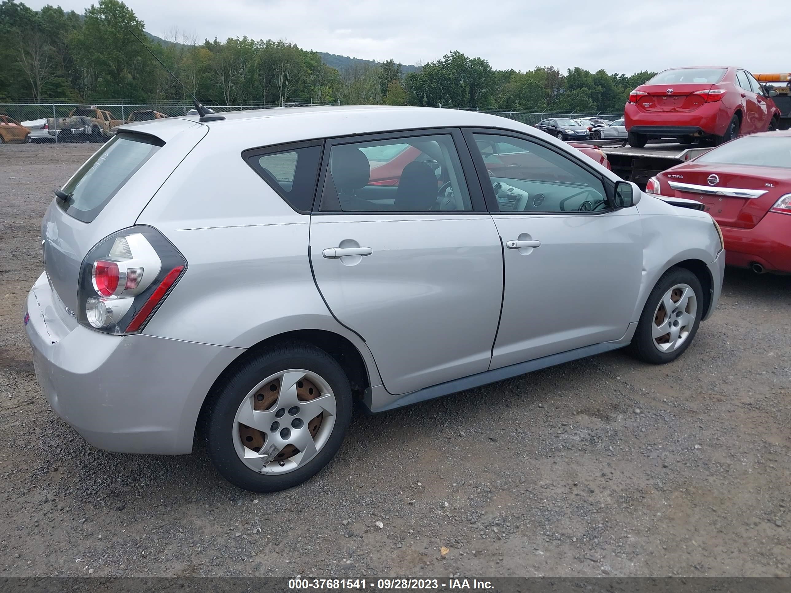 Photo 3 VIN: 5Y2SL6E84AZ402764 - PONTIAC VIBE 