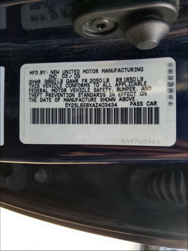 Photo 9 VIN: 5Y2SL6E8XAZ403434 - PONTIAC VIBE 