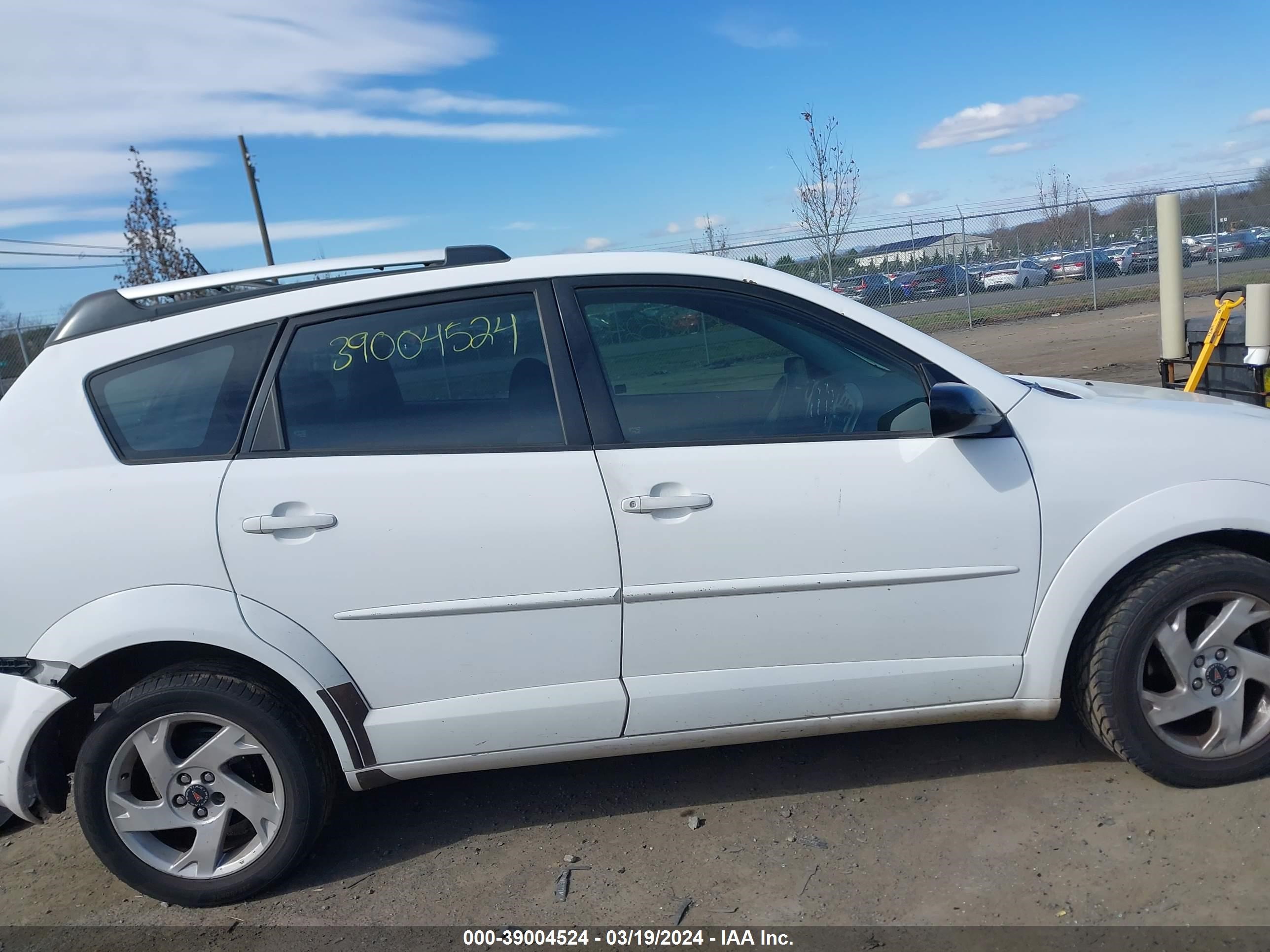 Photo 12 VIN: 5Y2SM62803Z419856 - PONTIAC VIBE 