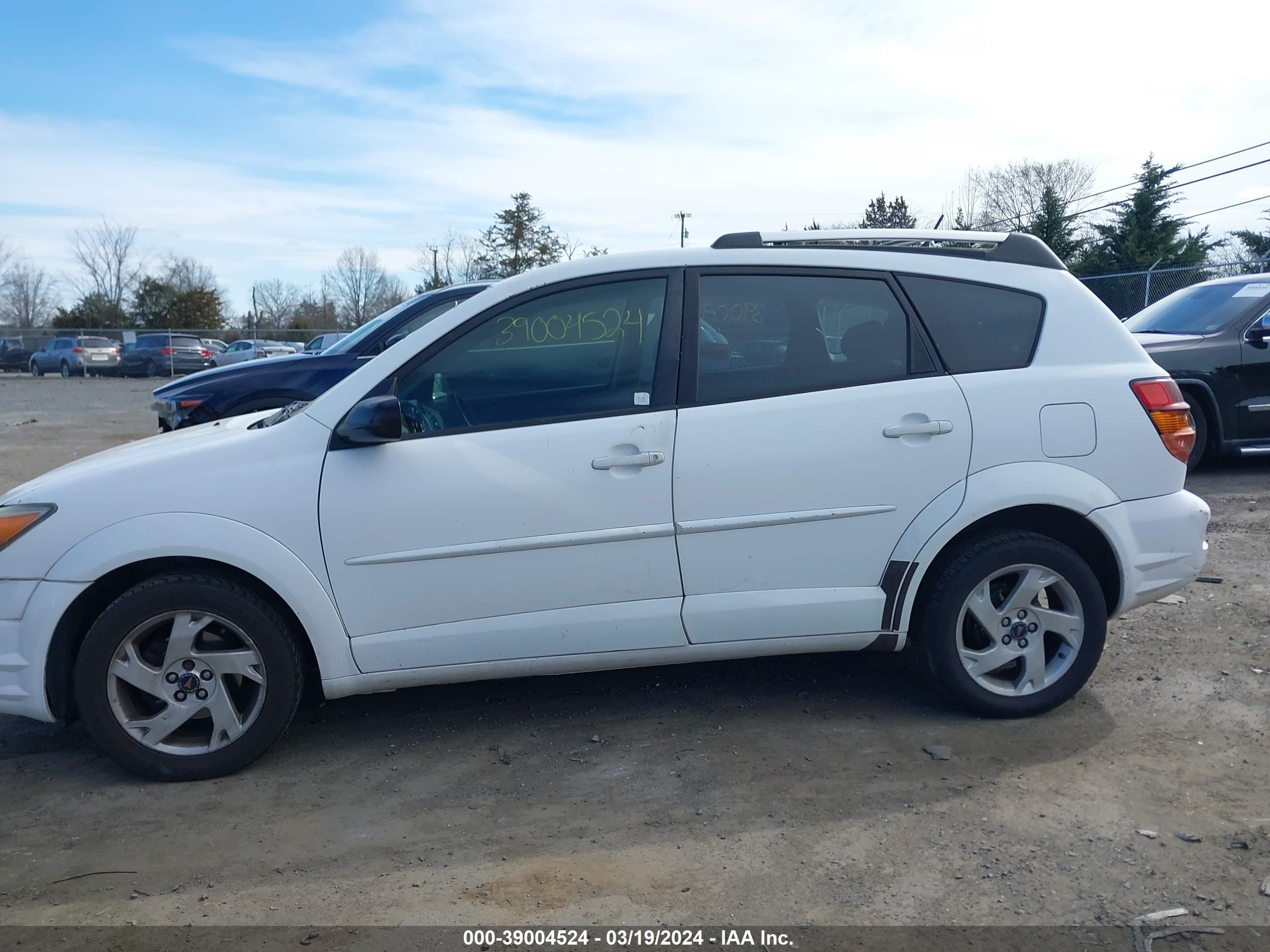 Photo 13 VIN: 5Y2SM62803Z419856 - PONTIAC VIBE 