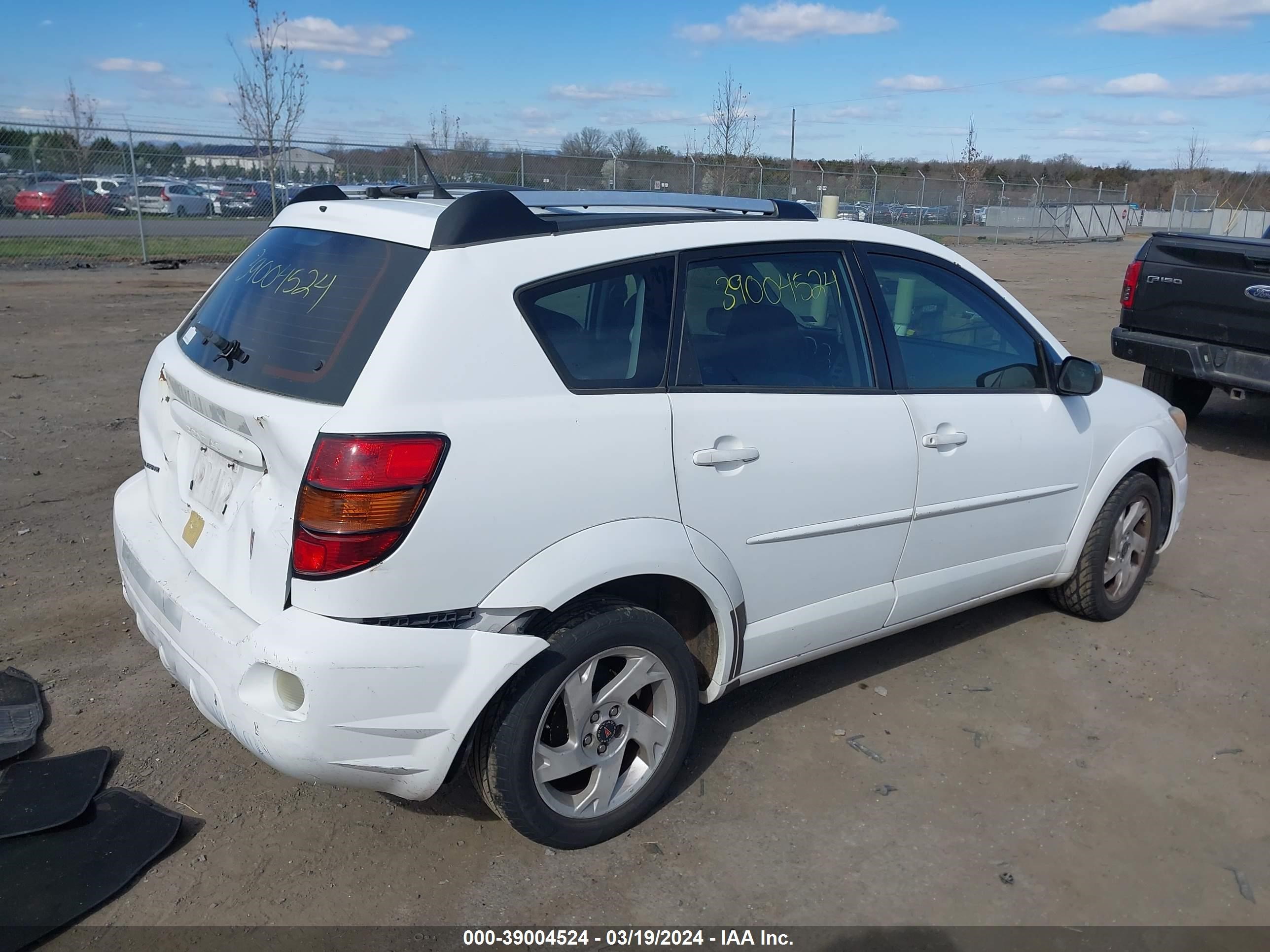 Photo 3 VIN: 5Y2SM62803Z419856 - PONTIAC VIBE 