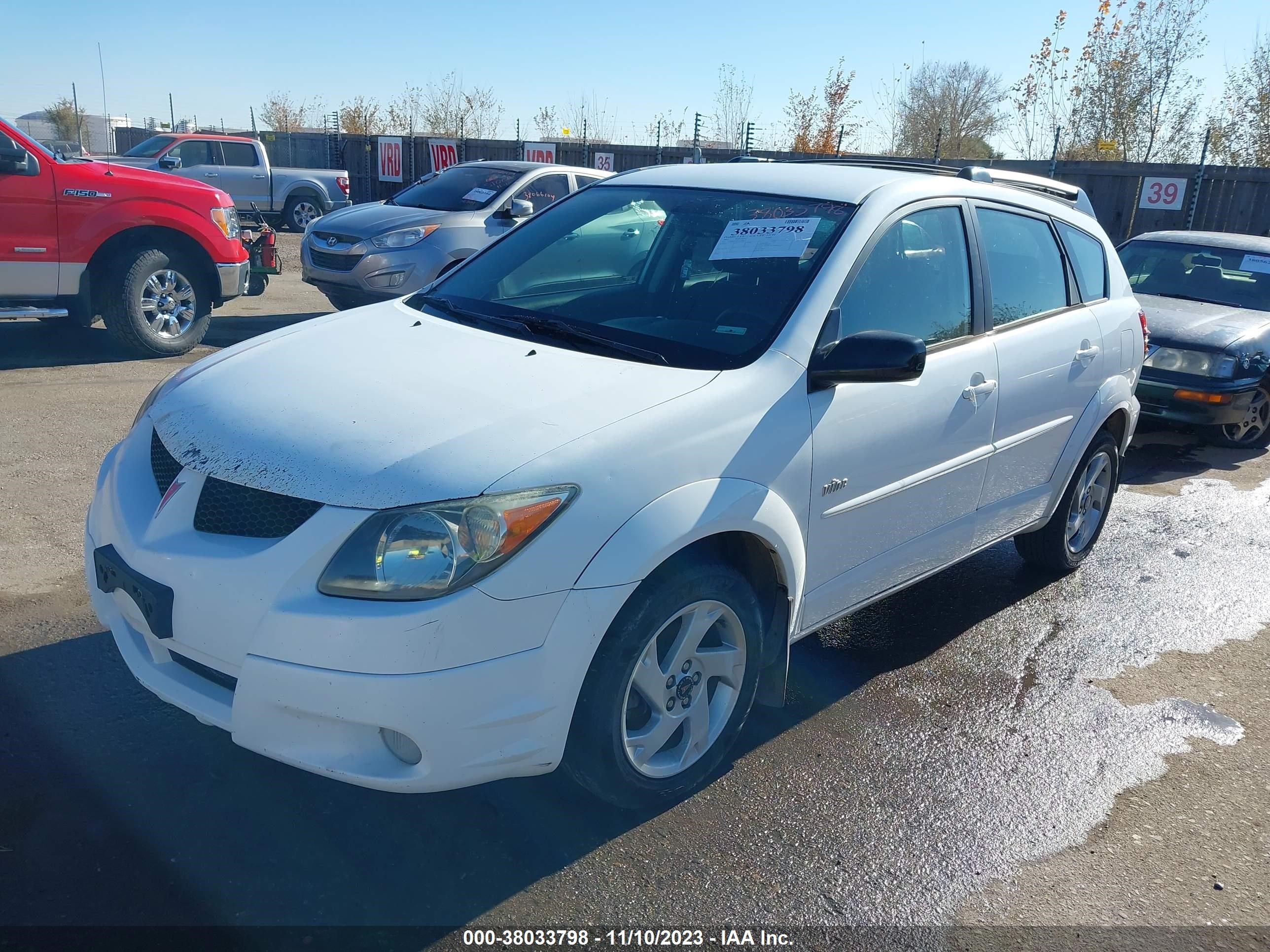 Photo 1 VIN: 5Y2SM628X3Z420657 - PONTIAC VIBE 