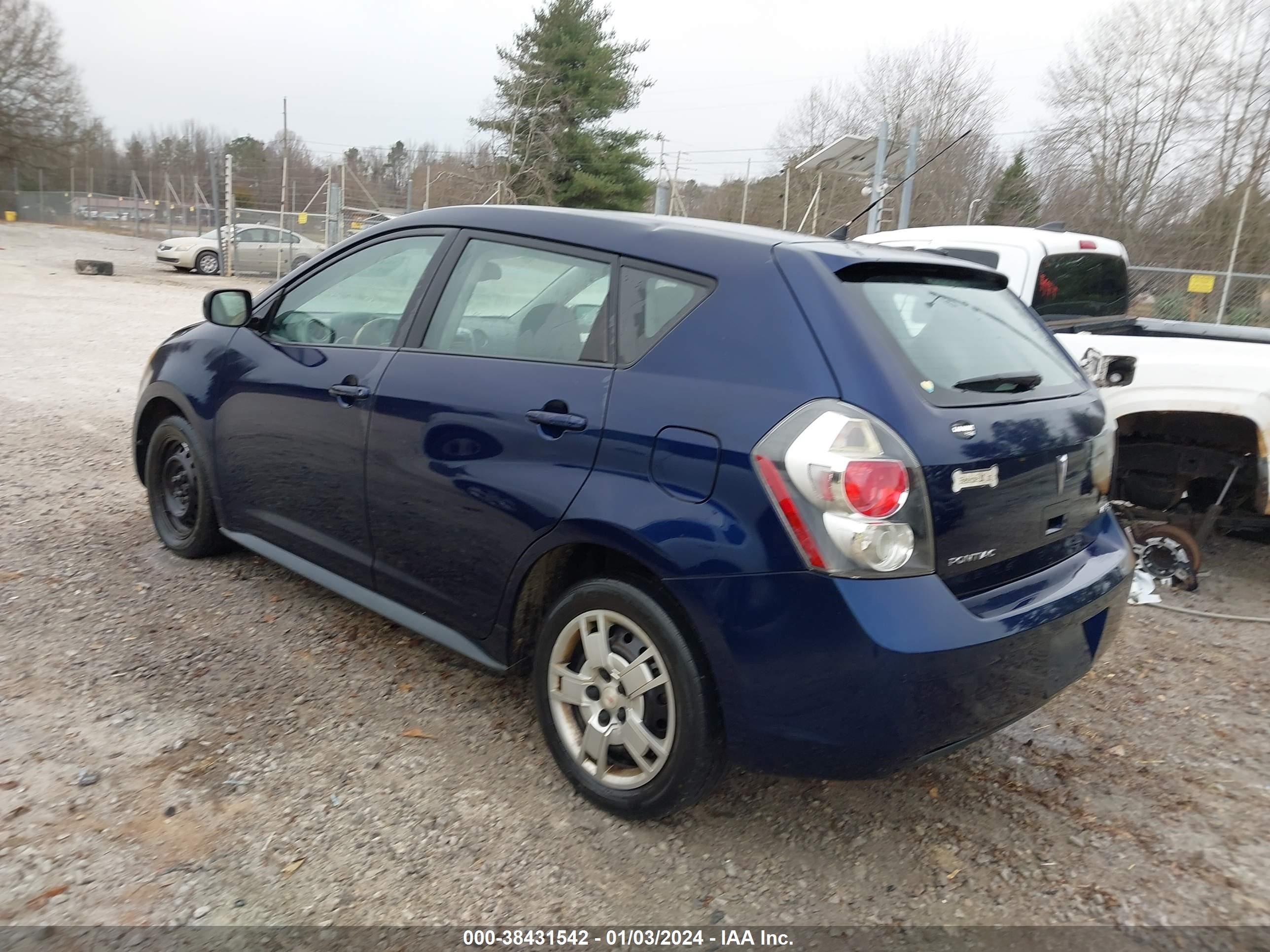 Photo 2 VIN: 5Y2SP670X9Z411461 - PONTIAC VIBE 