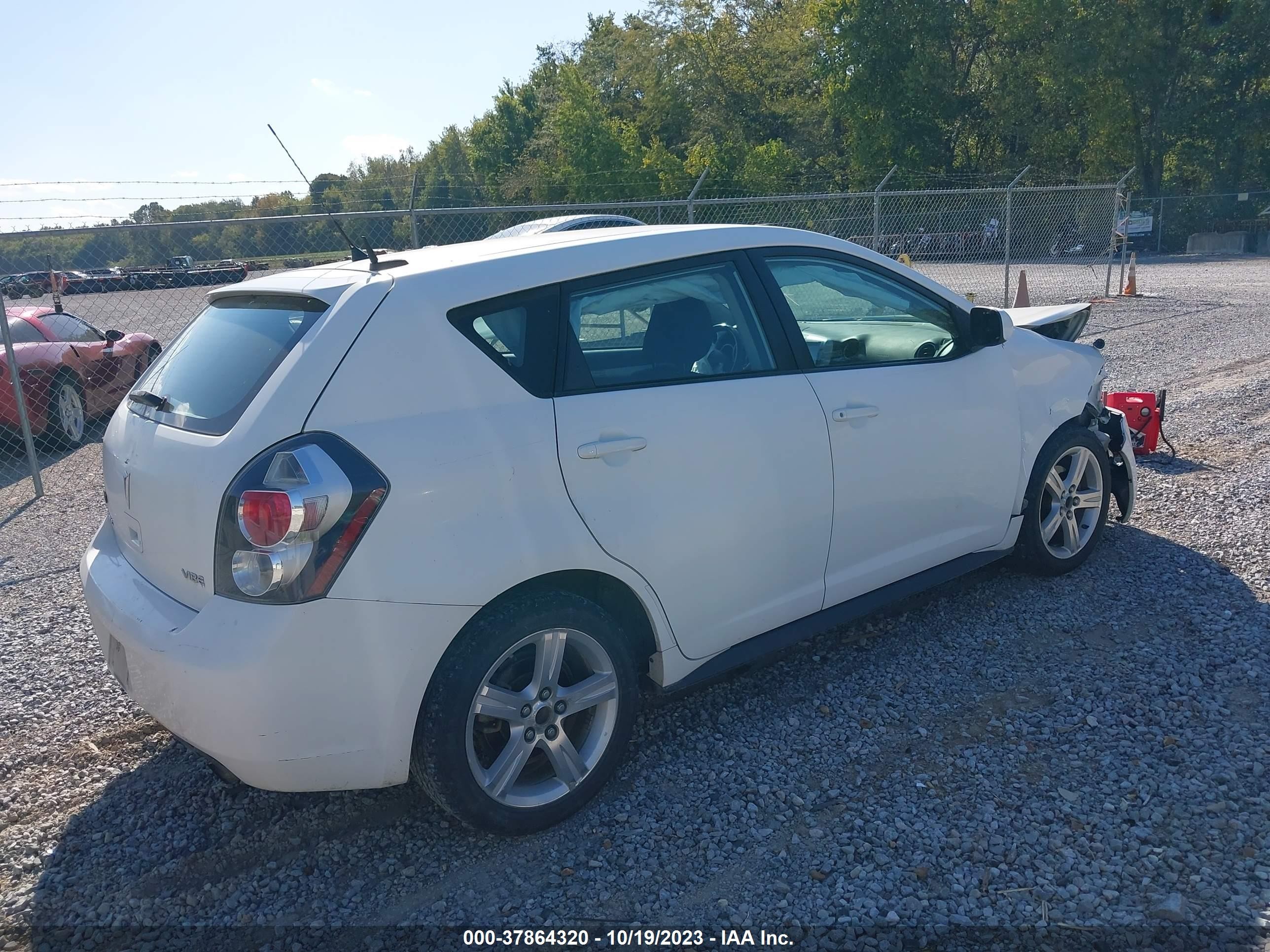 Photo 3 VIN: 5Y2SP670X9Z422573 - PONTIAC VIBE 