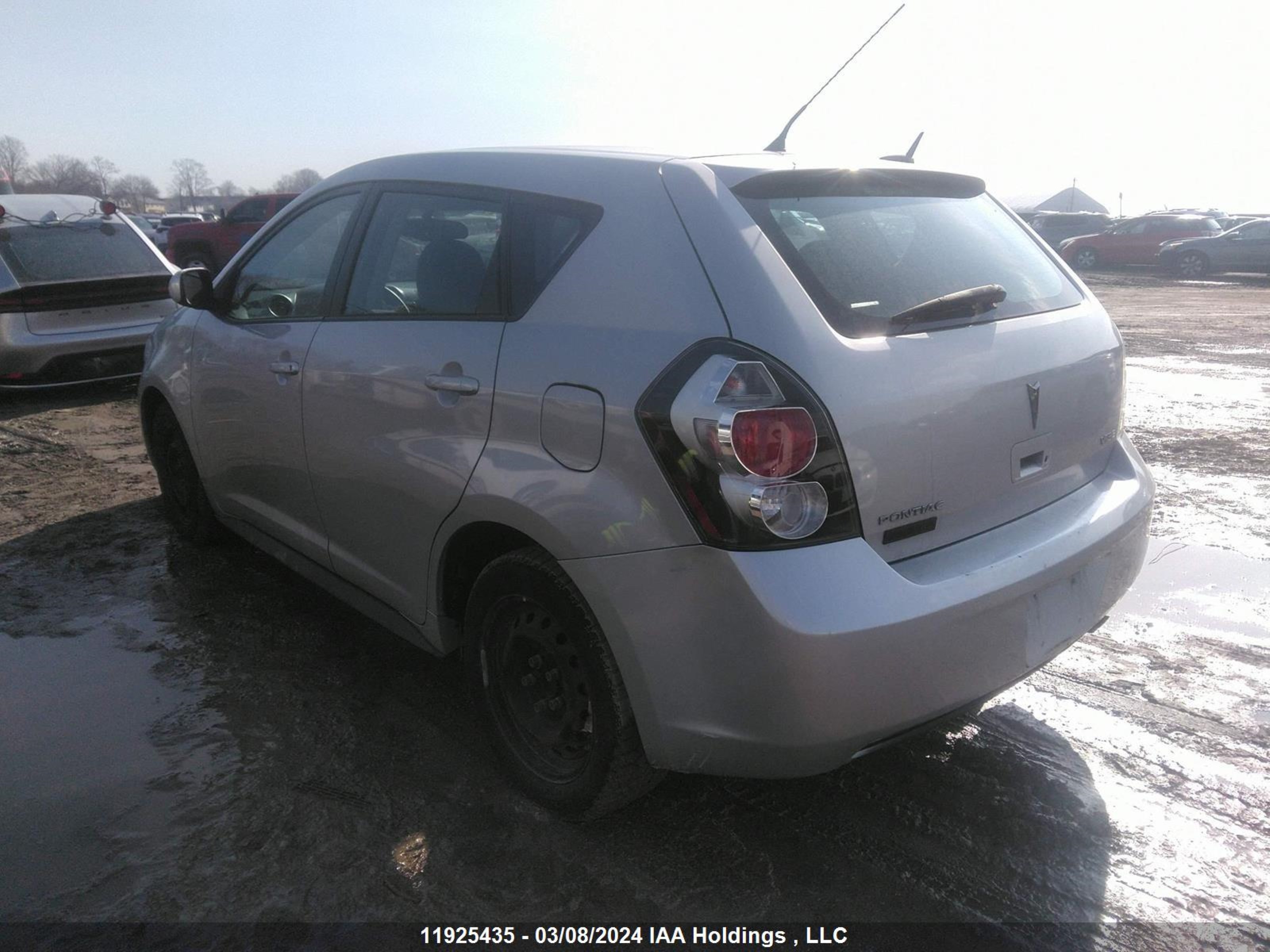 Photo 2 VIN: 5Y2SP670X9Z448591 - PONTIAC VIBE 