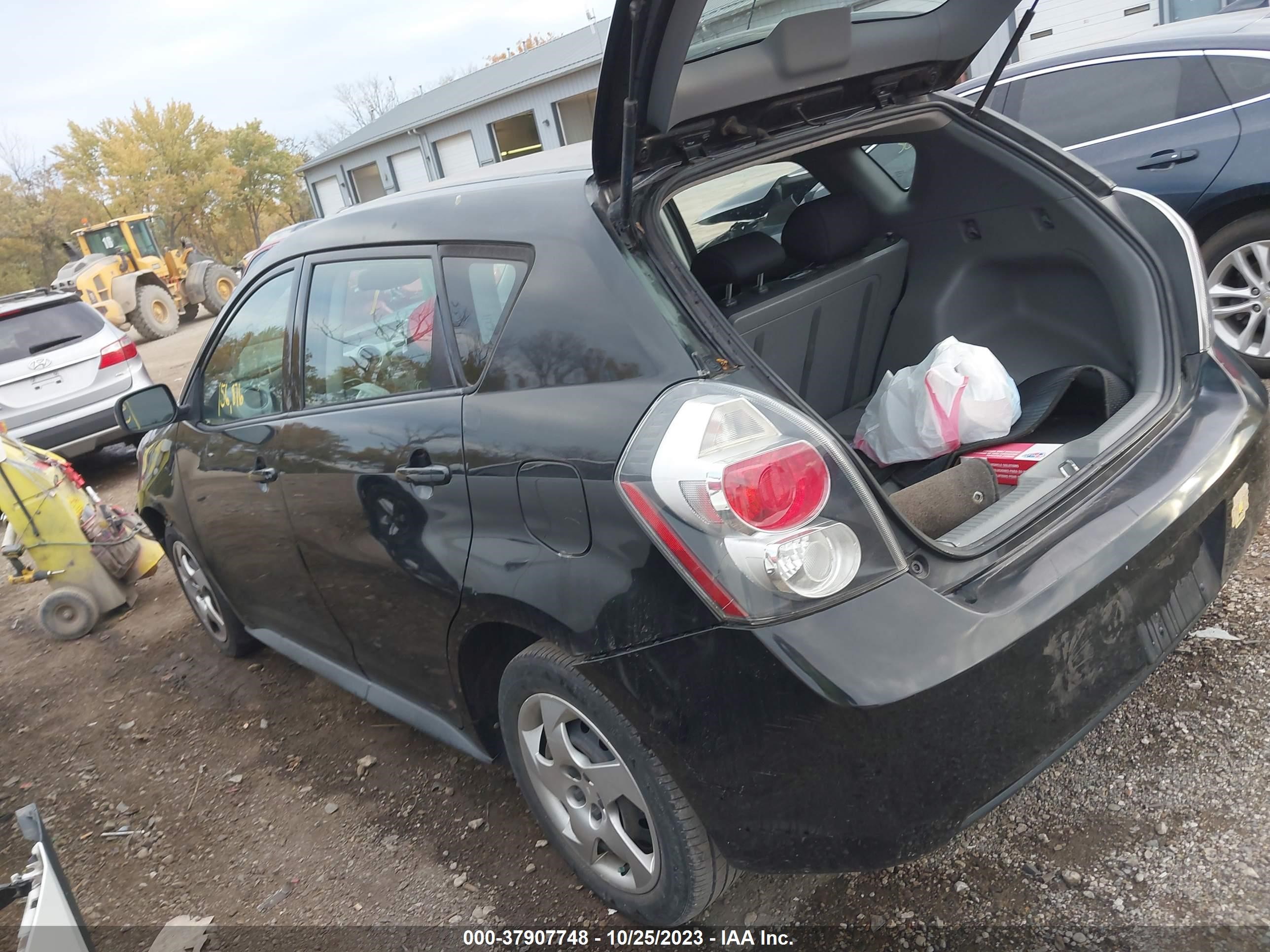 Photo 2 VIN: 5Y2SP67829Z457369 - PONTIAC VIBE 