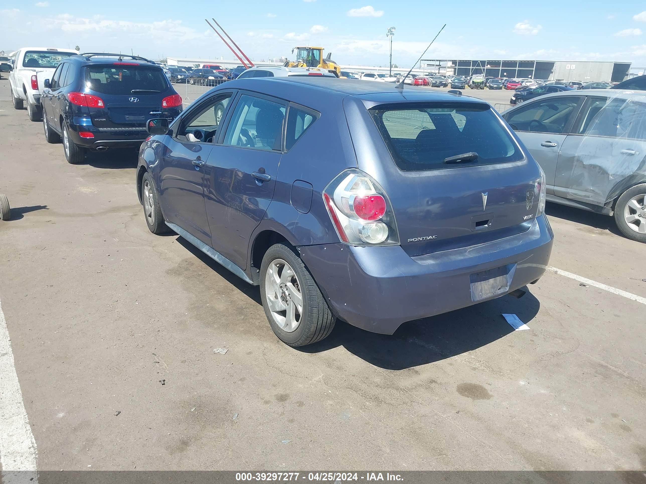 Photo 2 VIN: 5Y2SP678X9Z417153 - PONTIAC VIBE 