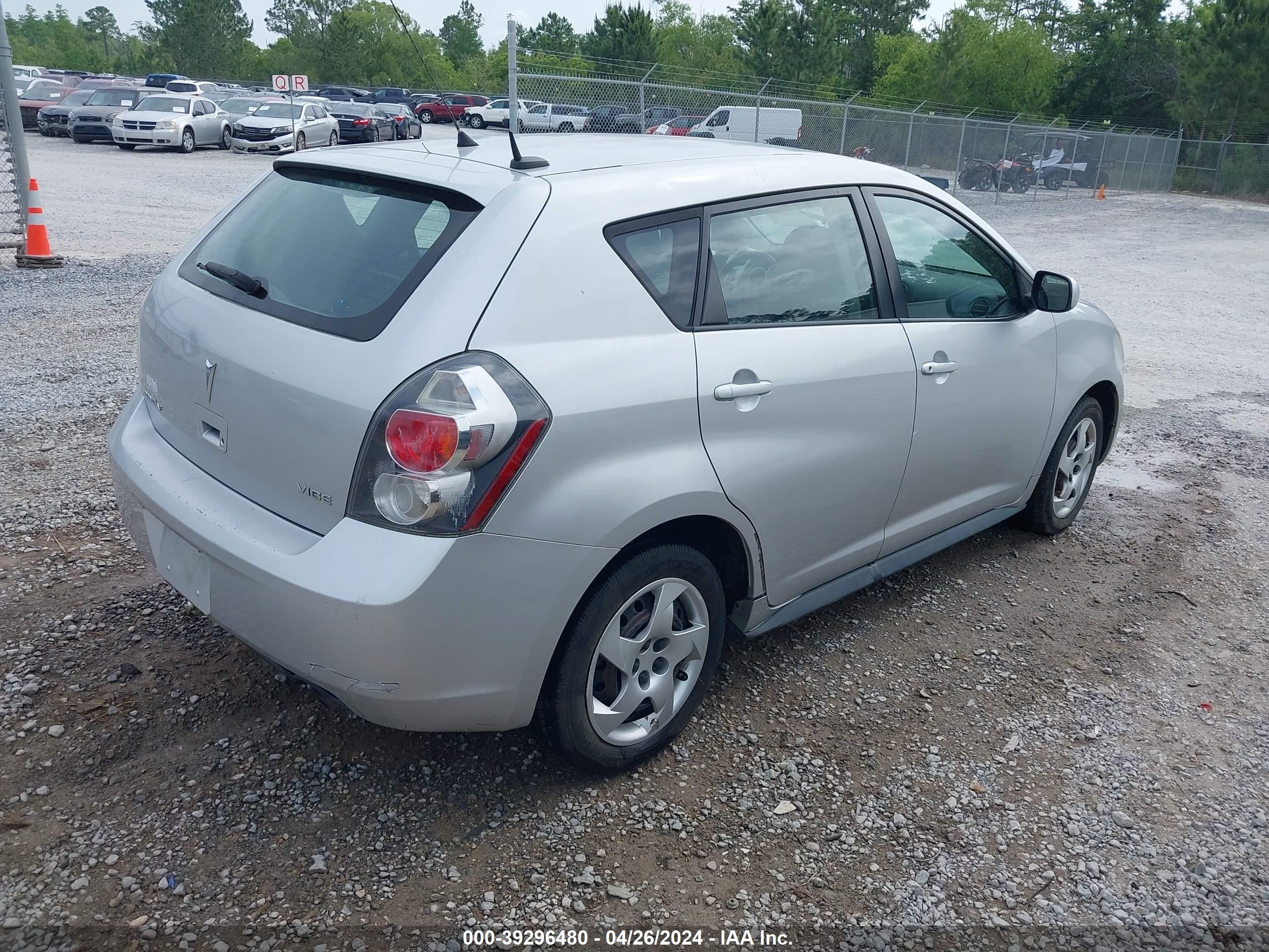 Photo 3 VIN: 5Y2SP6E84AZ403398 - PONTIAC VIBE 