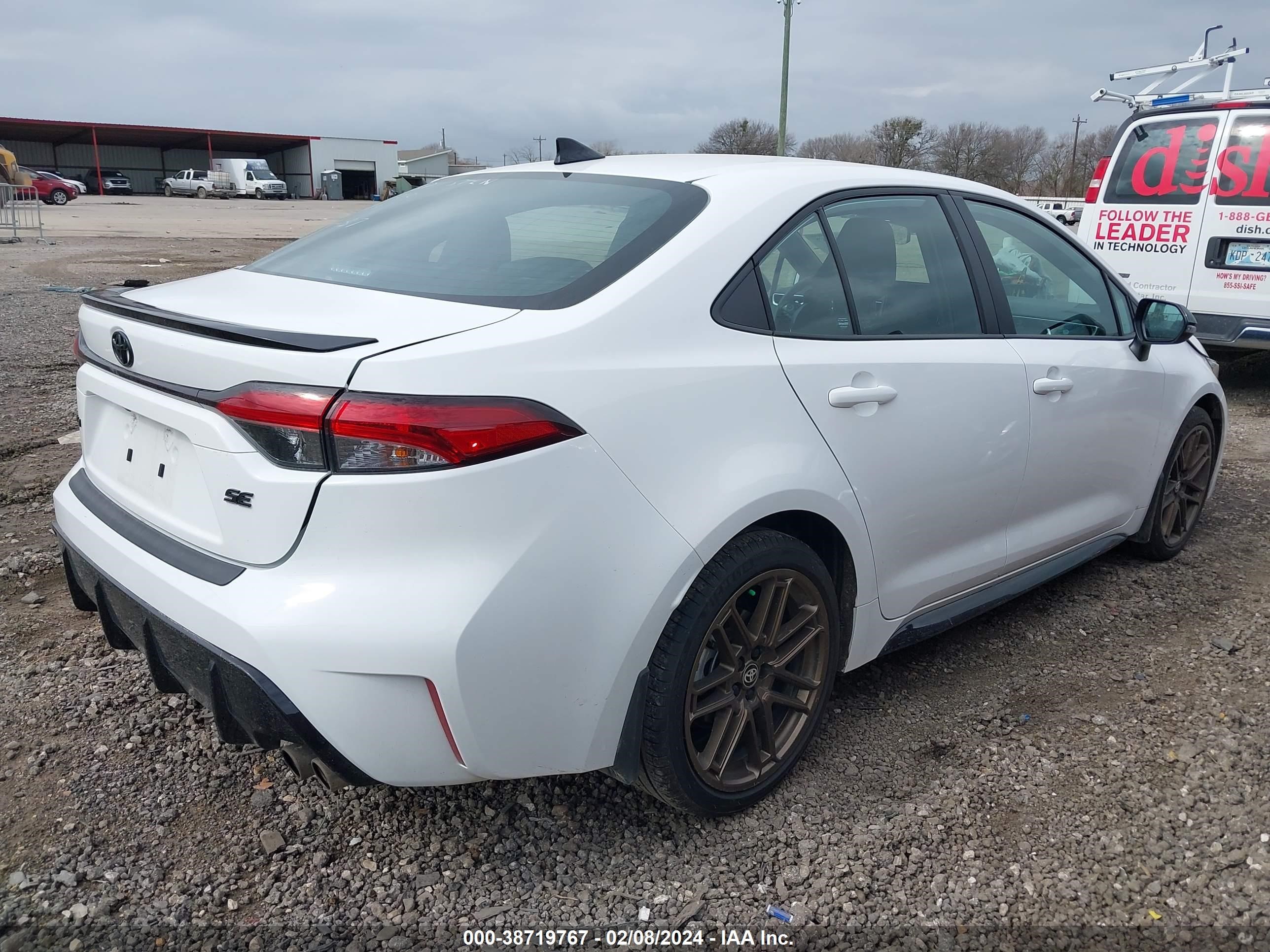 Photo 3 VIN: 5YFB4MCE9RP172929 - TOYOTA COROLLA 