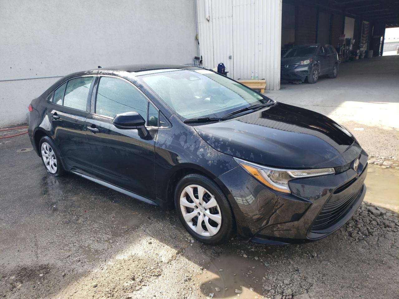 Photo 3 VIN: 5YFB4MDE2PP007574 - TOYOTA COROLLA 