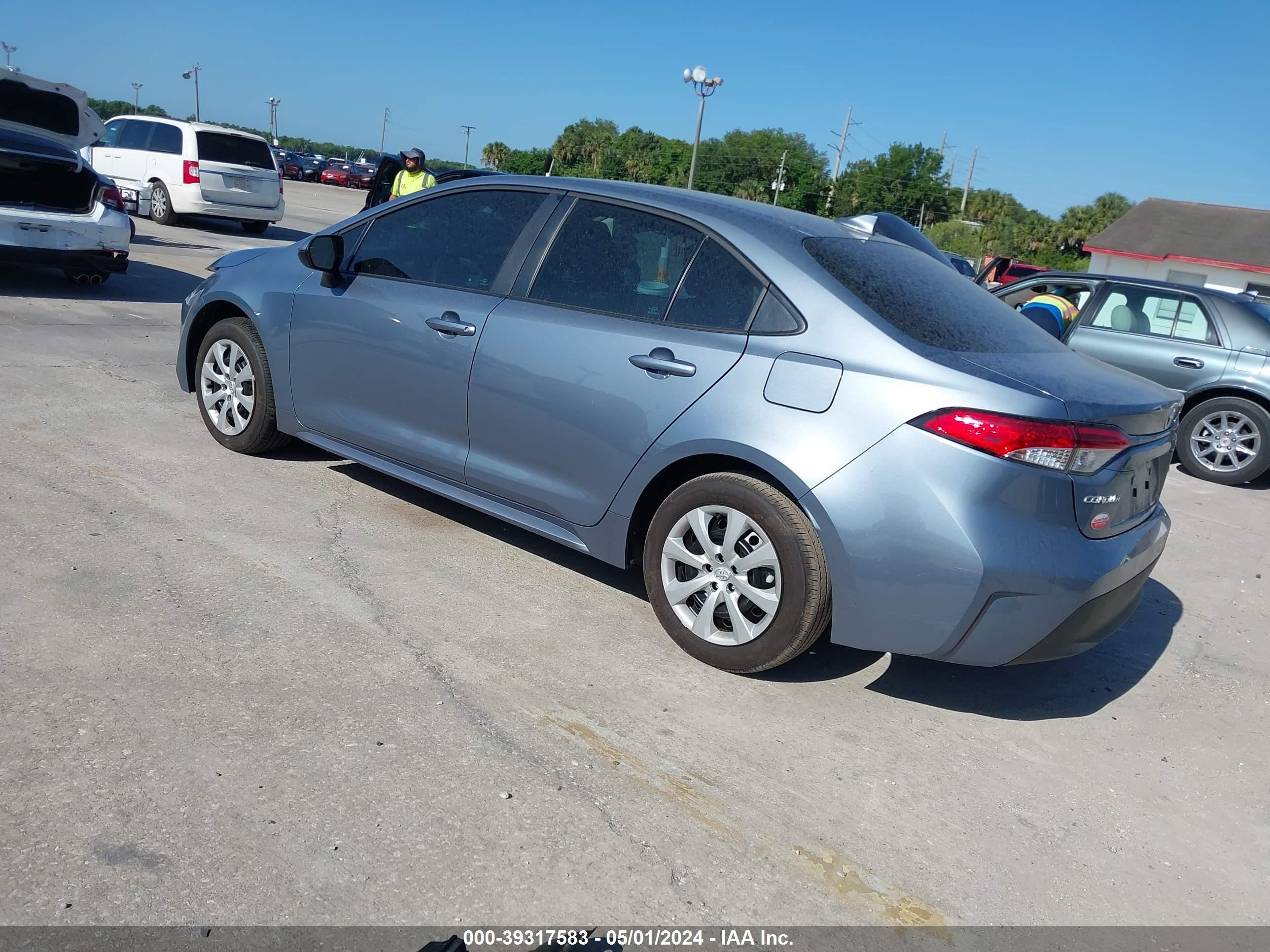 Photo 2 VIN: 5YFB4MDE4RP096079 - TOYOTA COROLLA 